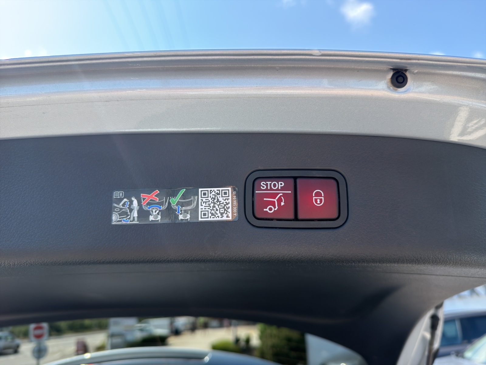 MERCEDES-BENZ GLC 300 e 4Matic 9G-Tronic-image-13