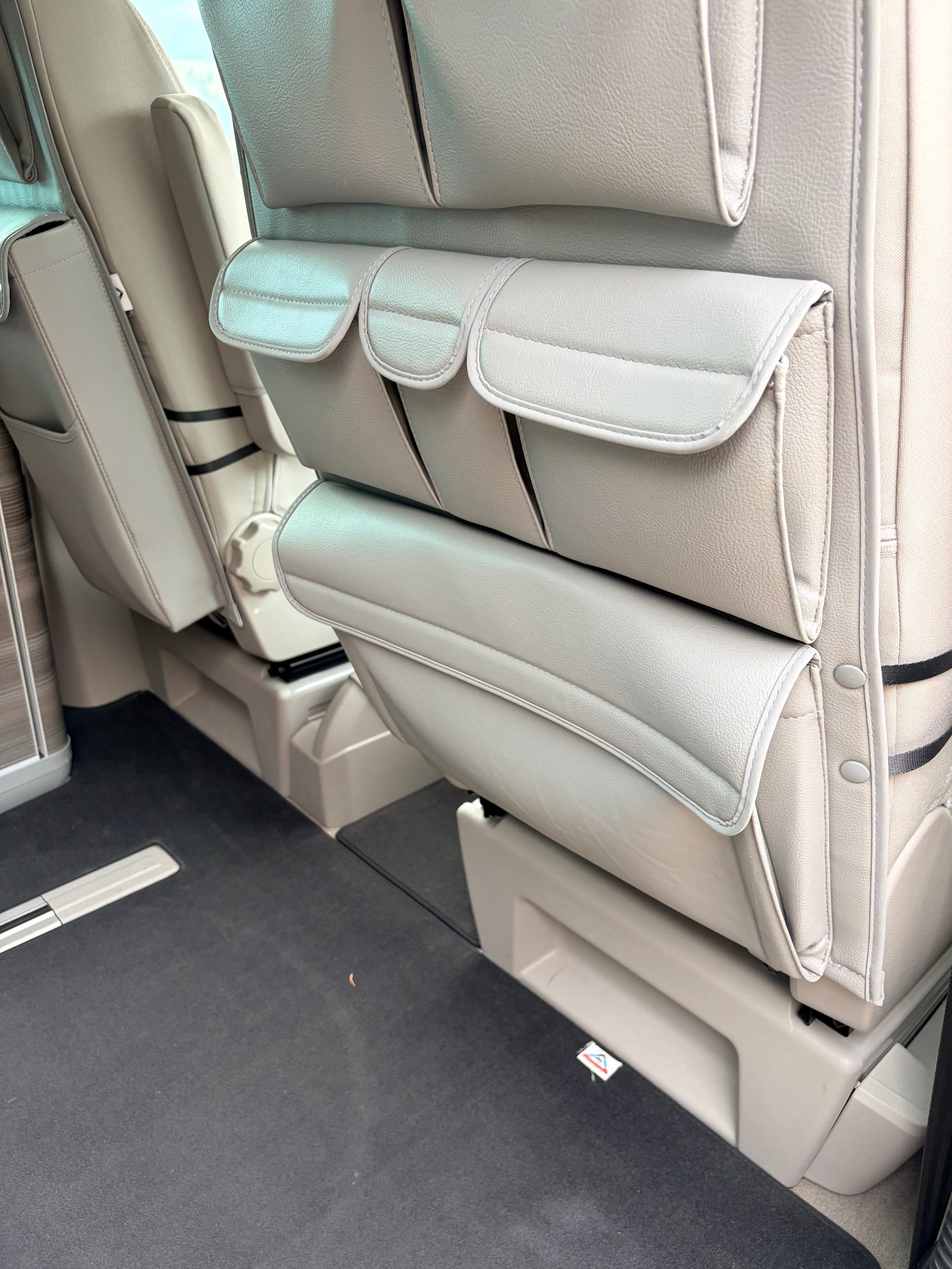 VW T6 California 3000 2.0 TDI 204 Ocean 4m-image-6