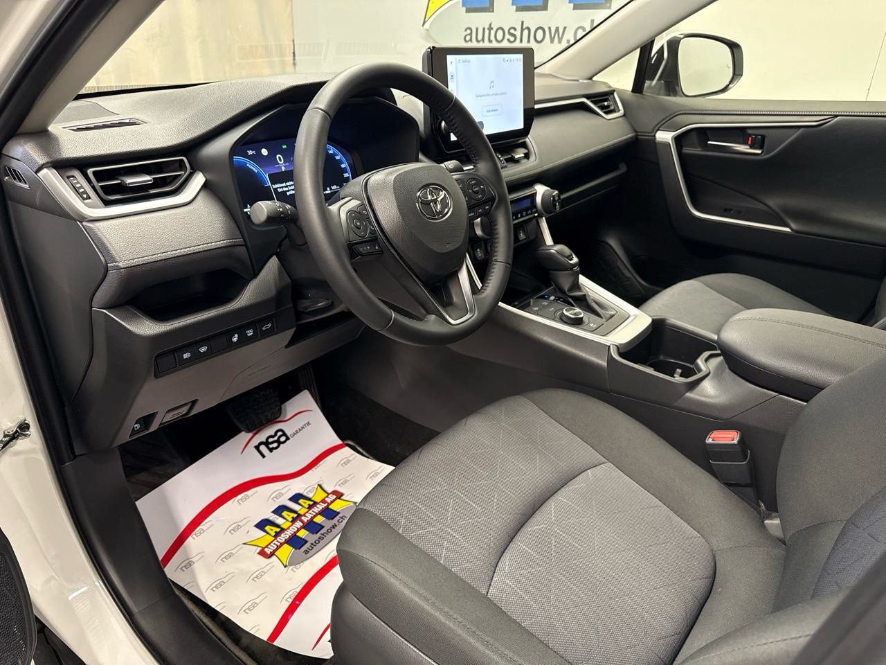 TOYOTA RAV-4 2.5 HSD Luxury Limited 4WD 222HP-showroom-element-2