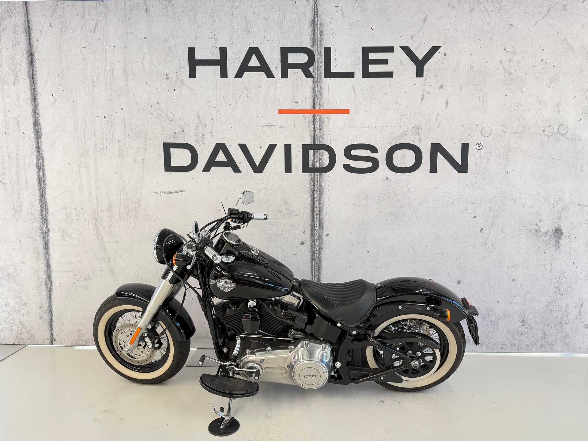HARLEY-DAVIDSON FLS Softail Slim ABS-showroom-element-3