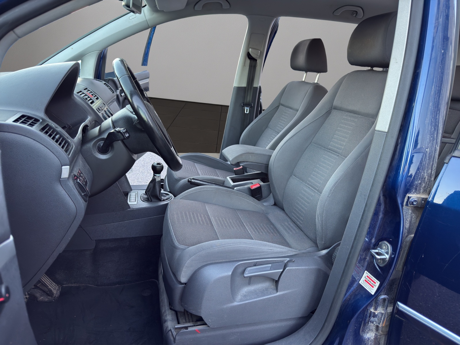 VW Touran 2.0 TDI Highline-image-8