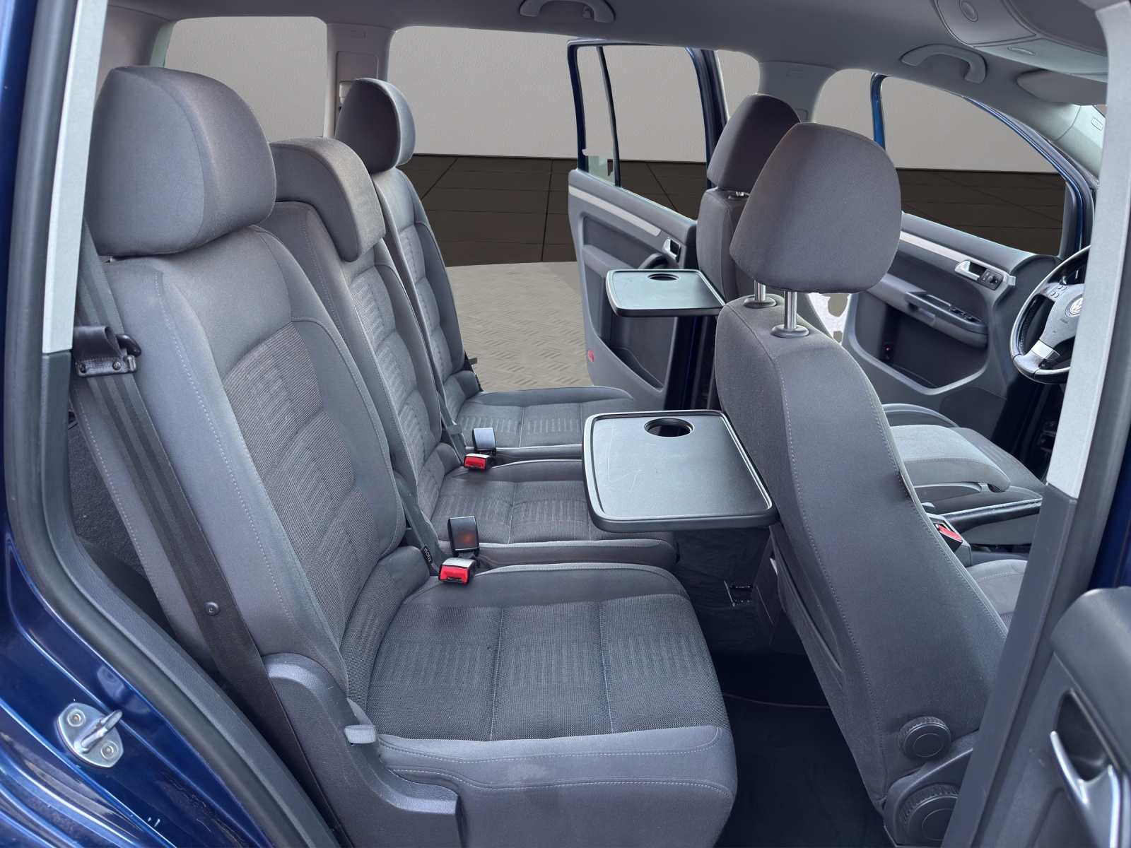 VW Touran 2.0 TDI Highline-image-17
