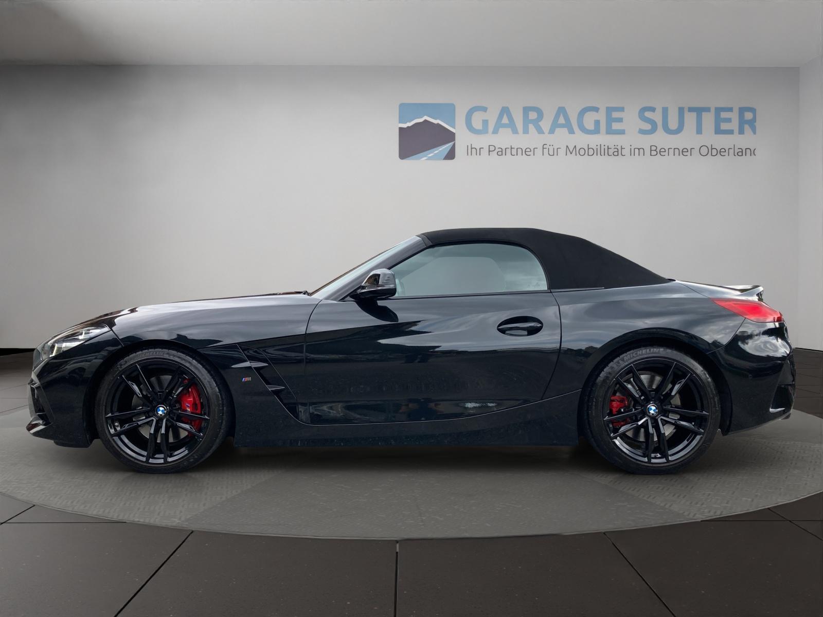 BMW Z4 M40i-showroom-element-1