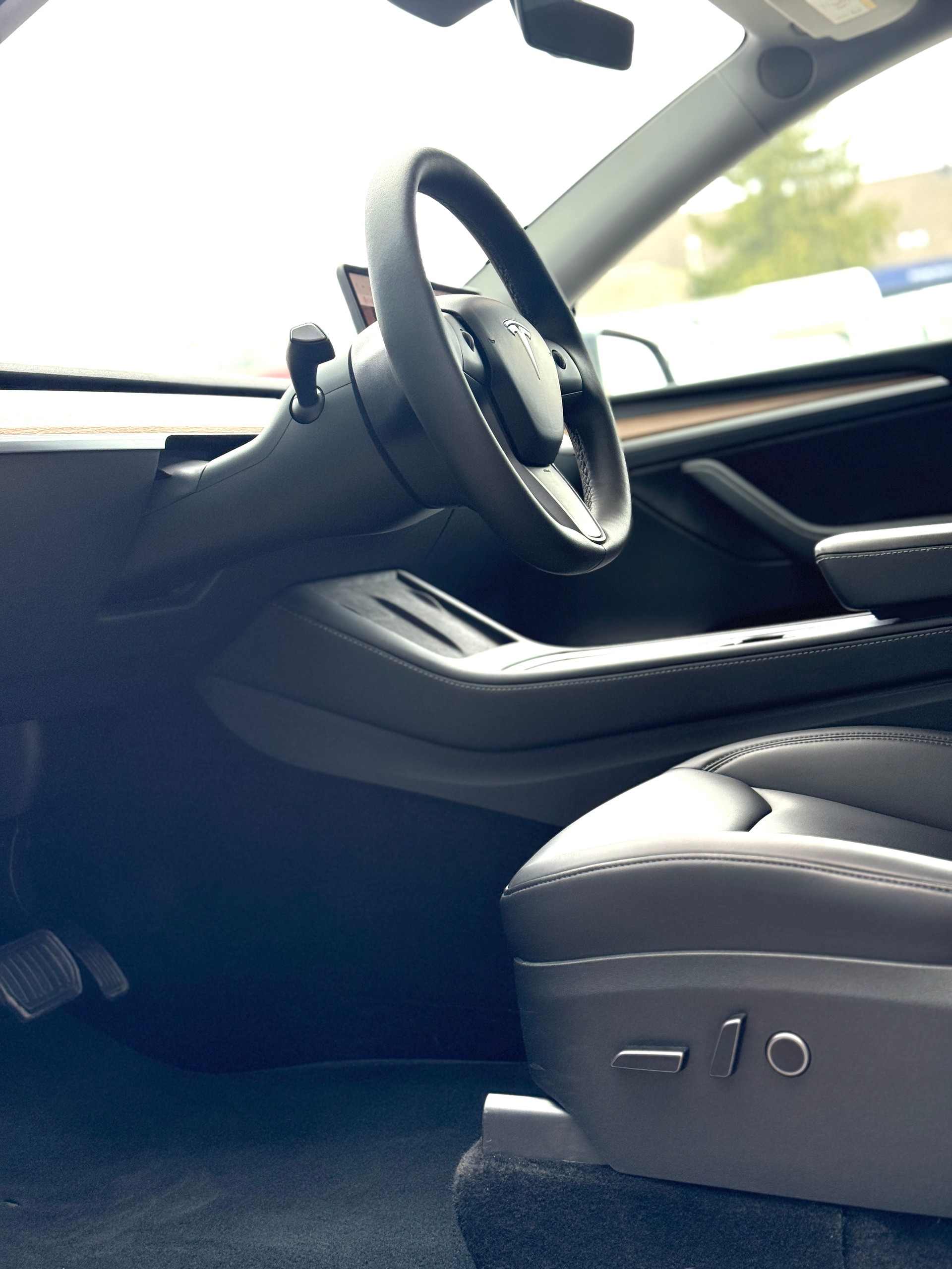 TESLA Model Y Long Range-image-8