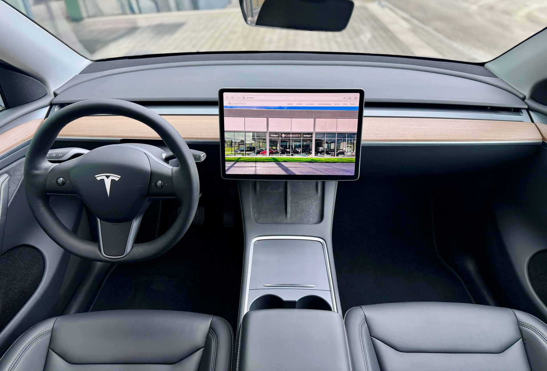 TESLA Model Y Long Range-image-7