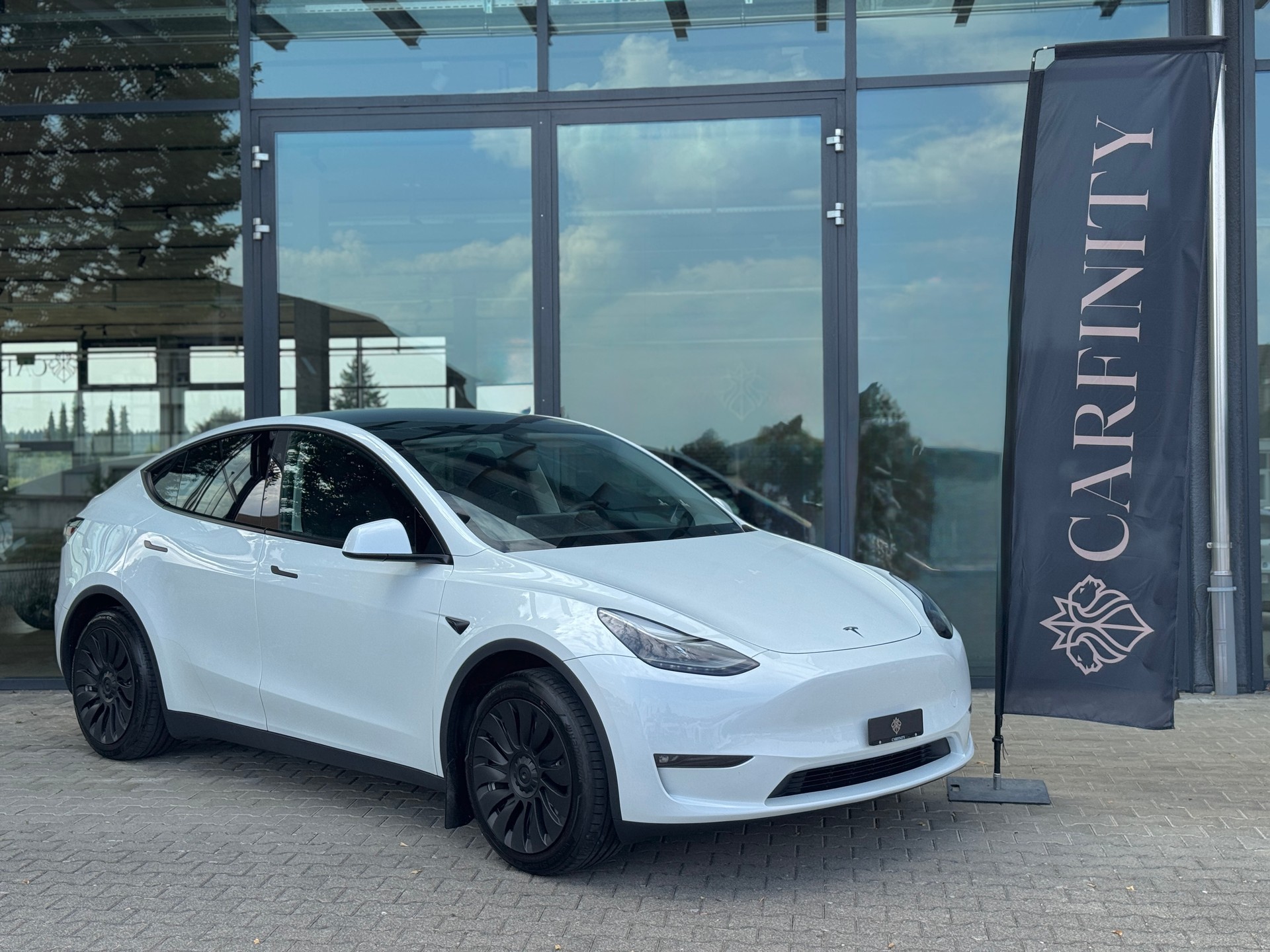TESLA Model Y Long Range
