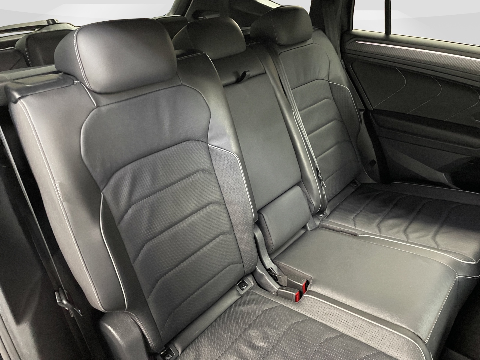 VW Tiguan Allspace 2.0 TSI R-Line DSG 7.PL-image-9