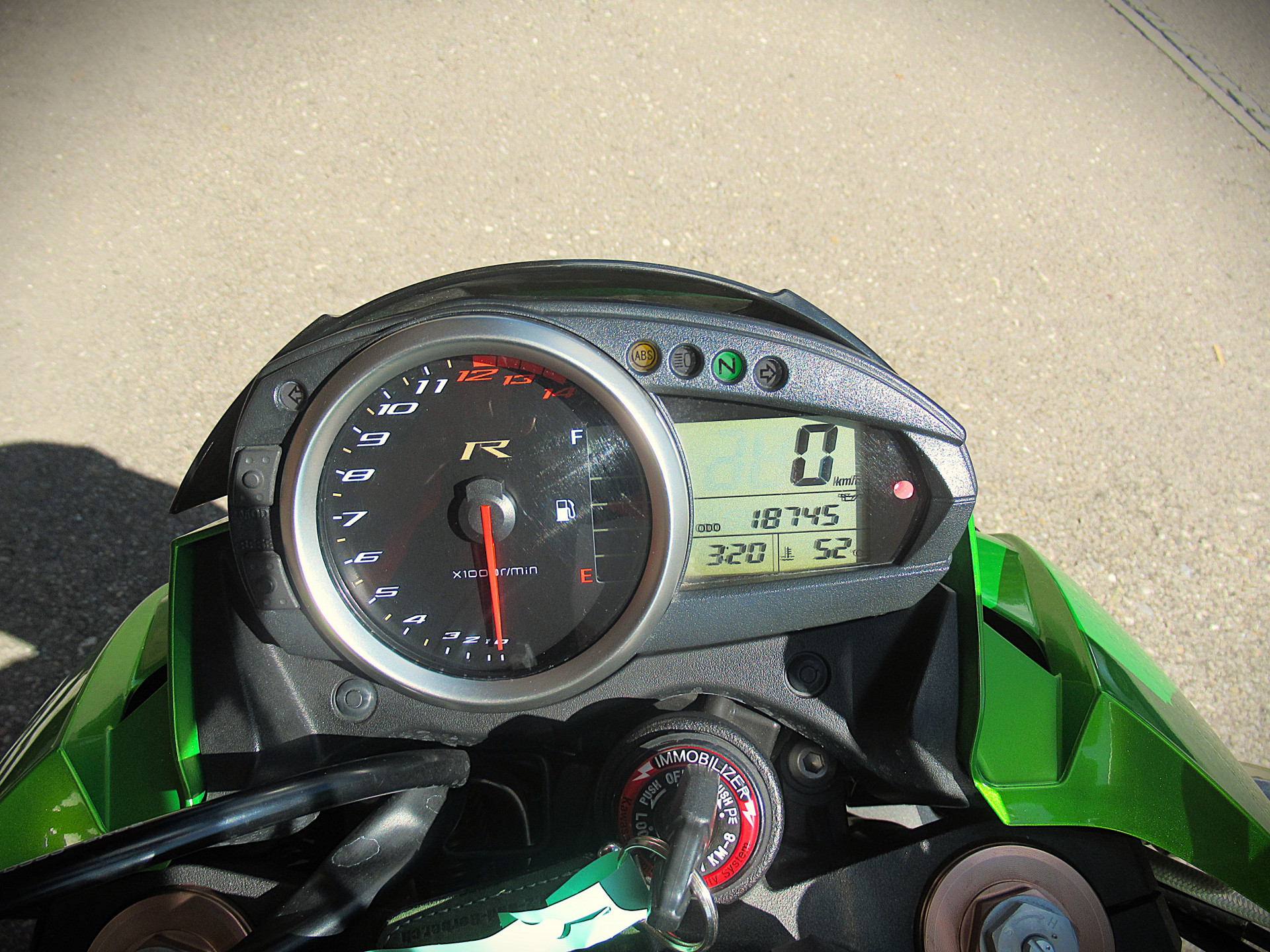KAWASAKI Z 750 R-image-4