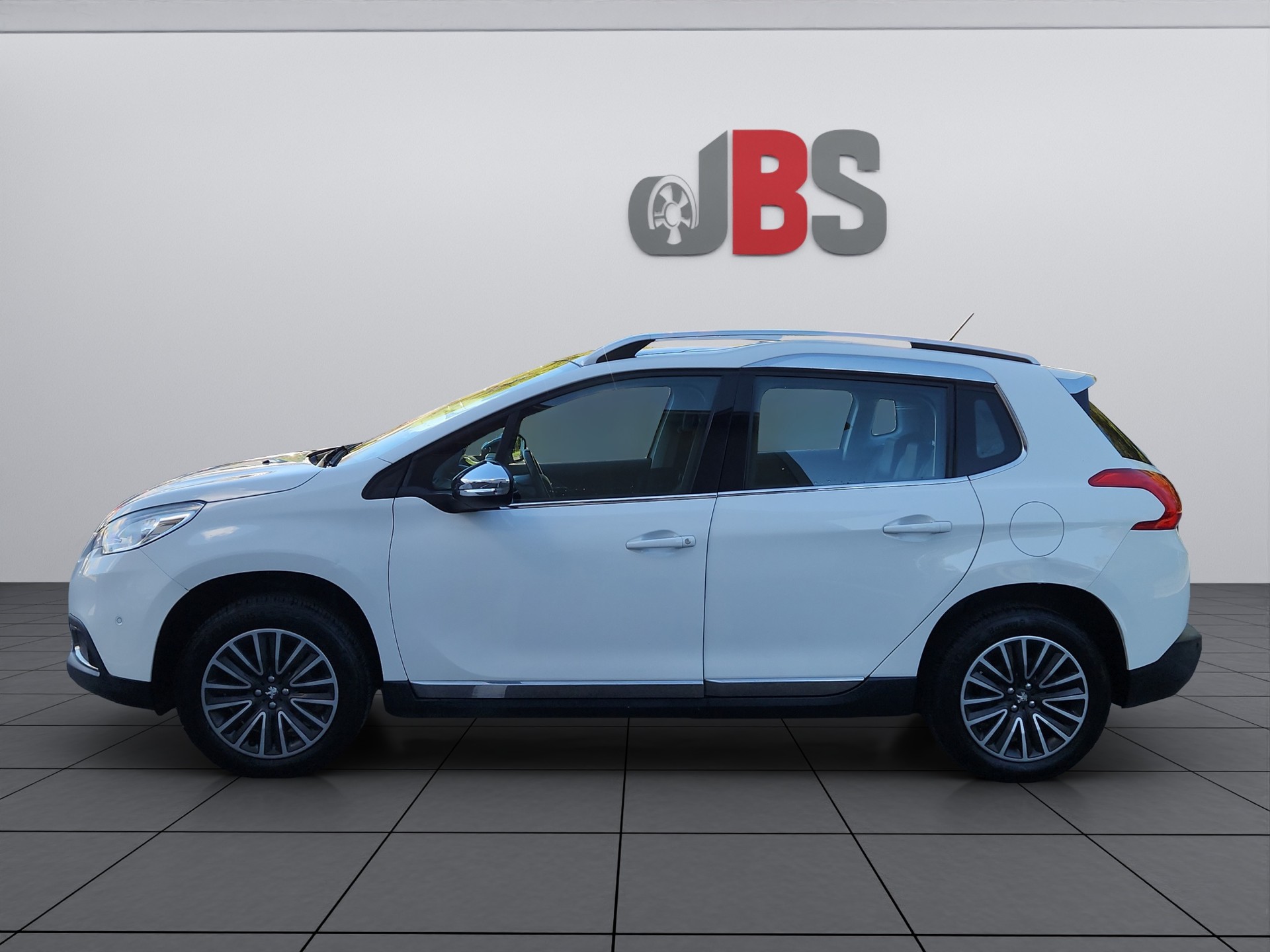 PEUGEOT 2008 1.2 PureTech Allure-showroom-element-2