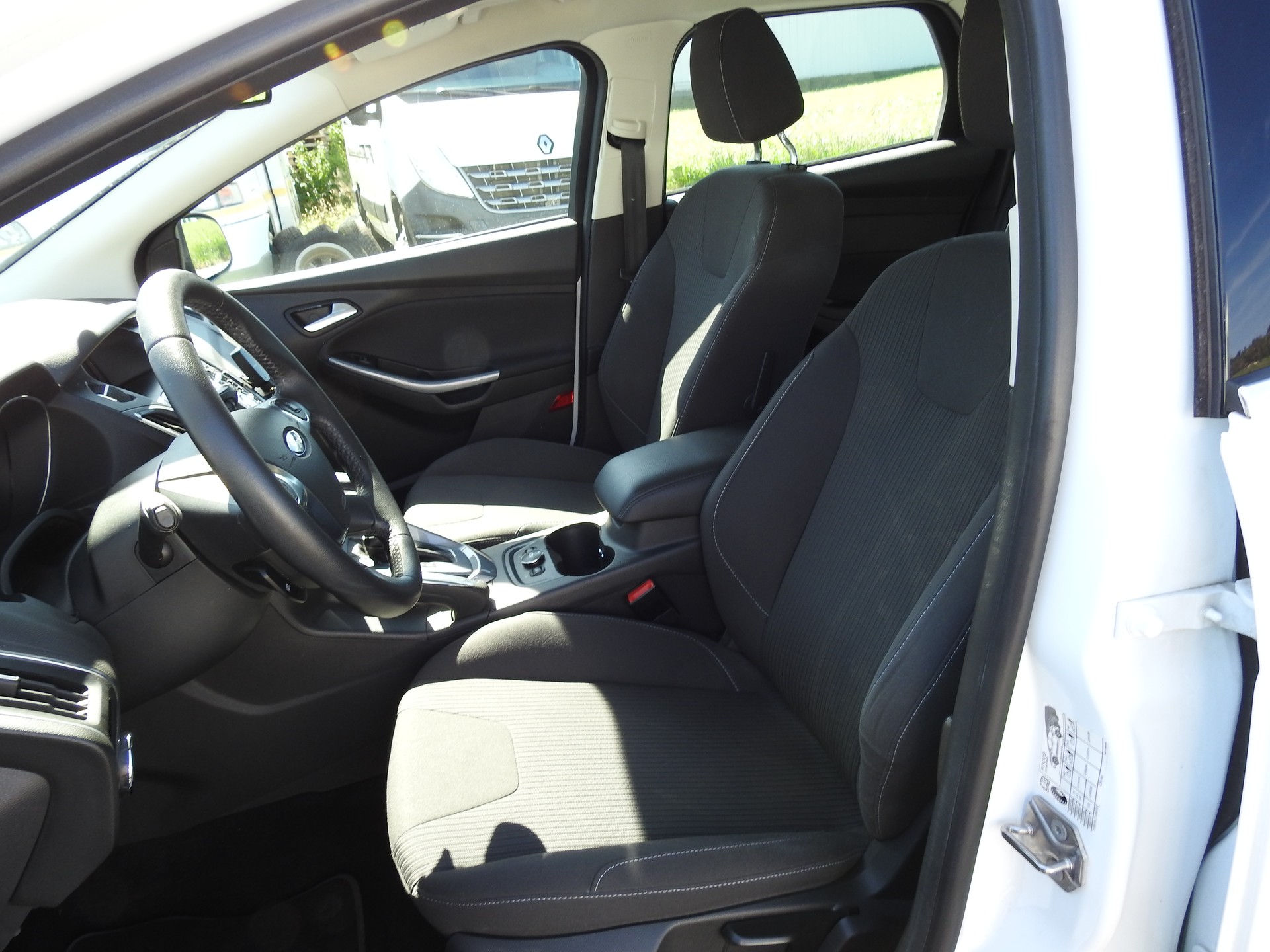 FORD Focus 2.0 TDCi Titanium PowerShift-image-12