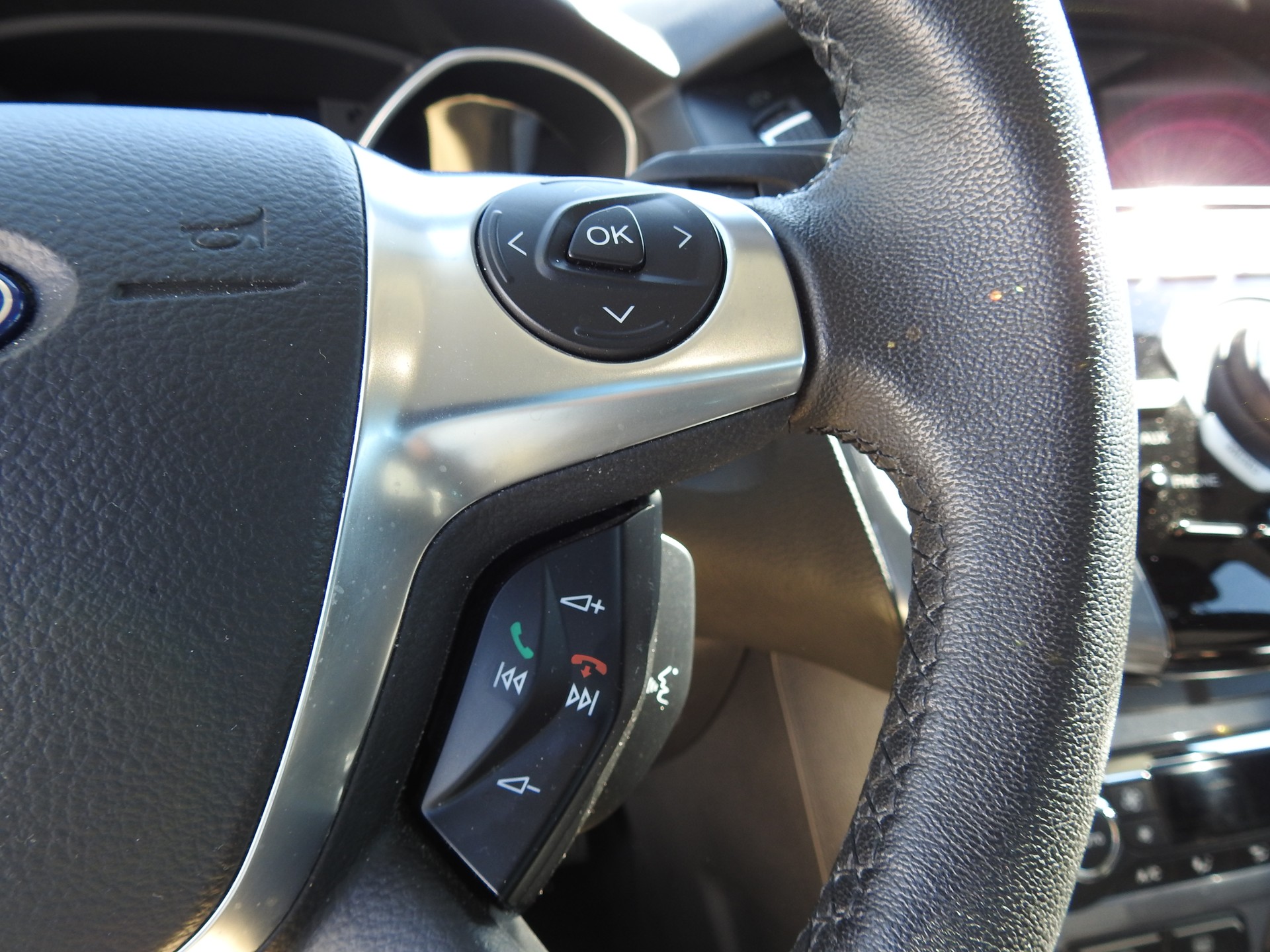 FORD Focus 2.0 TDCi Titanium PowerShift-image-22