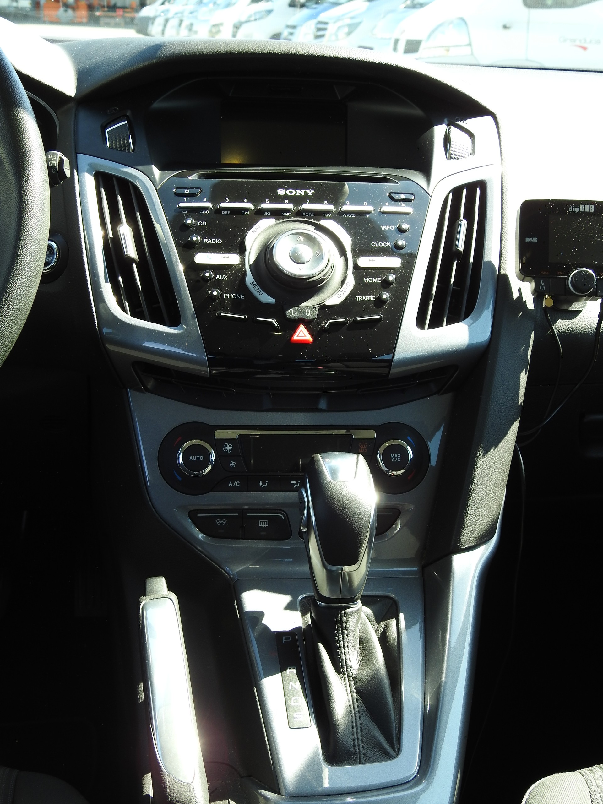 FORD Focus 2.0 TDCi Titanium PowerShift-image-16