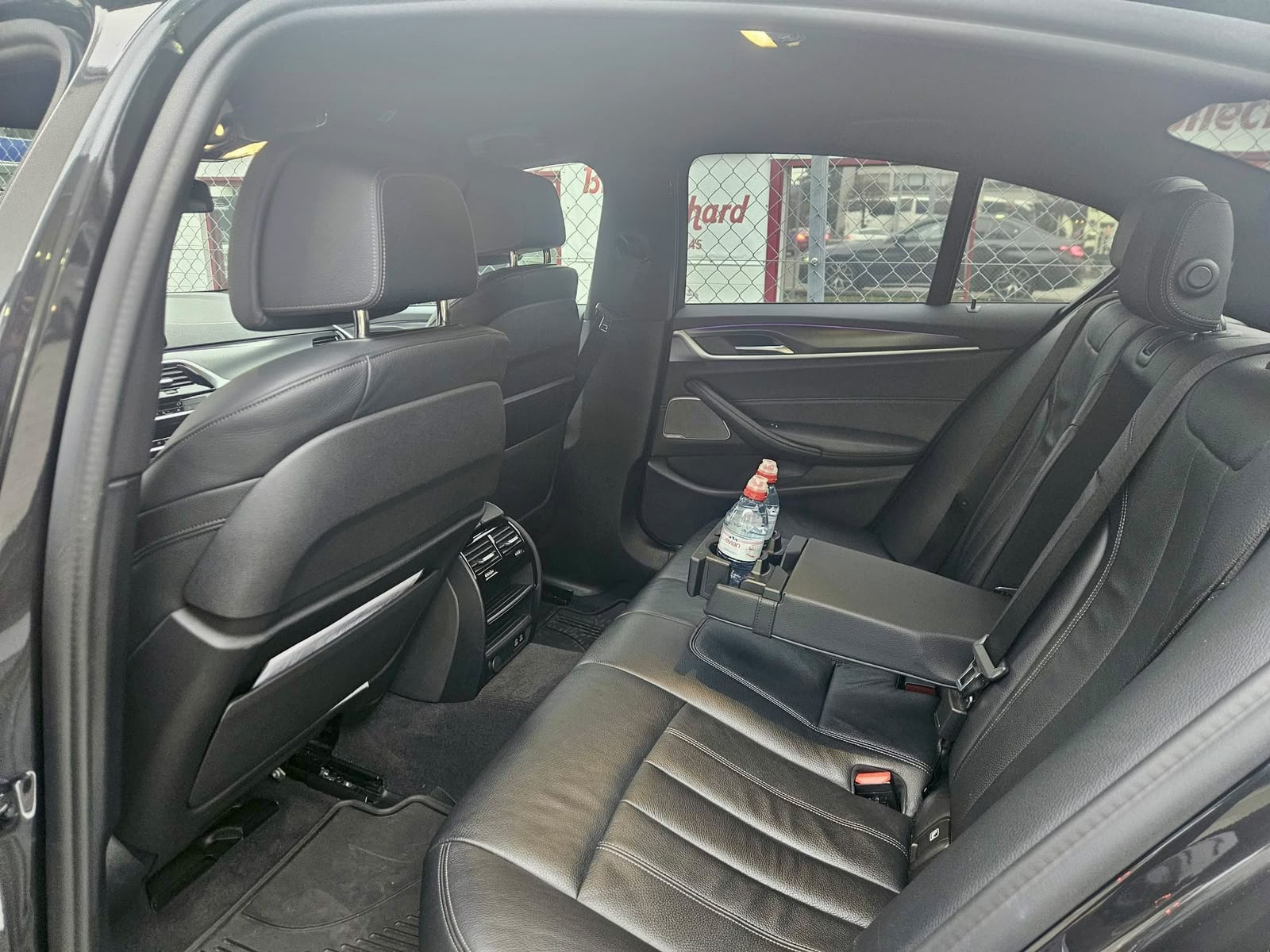 BMW 530e xDrive Pure M sport Steptronic-image-3