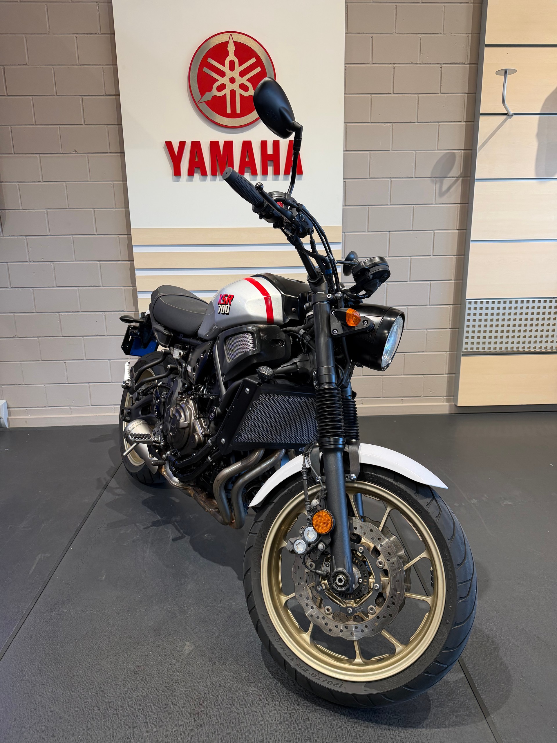 YAMAHA XSR 700 XTribute (35kW)-image-0