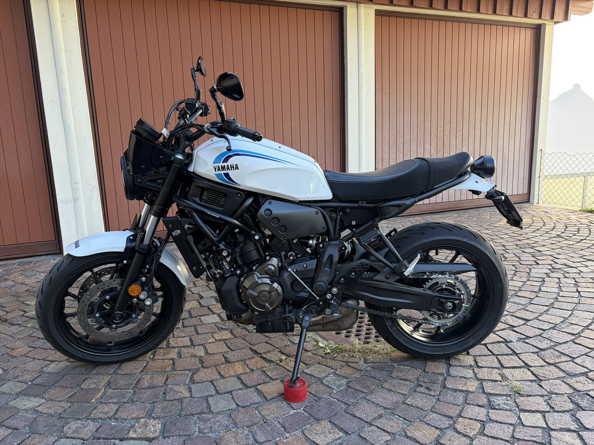 YAMAHA XSR 700-image-0