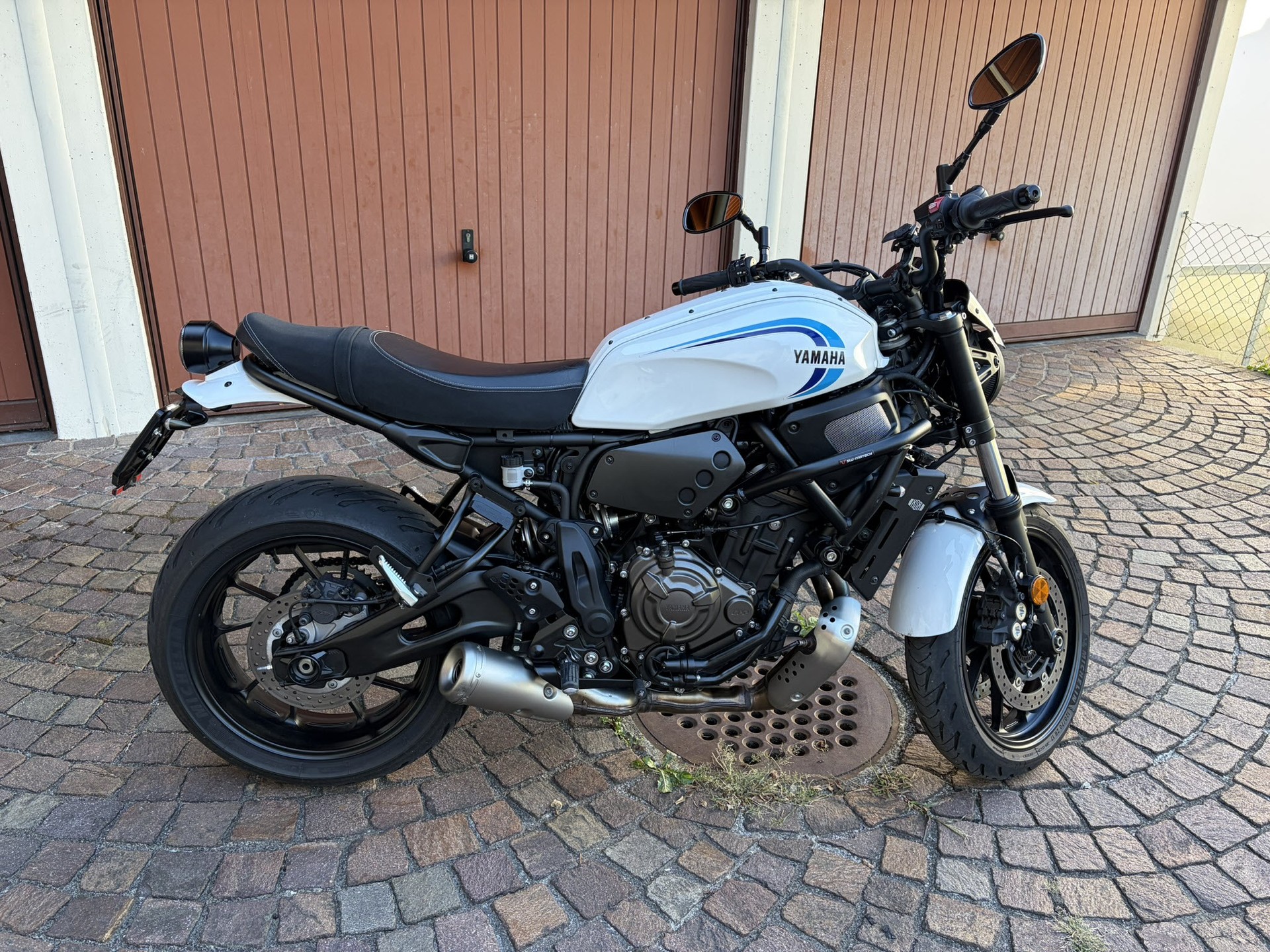 YAMAHA XSR 700-image-1