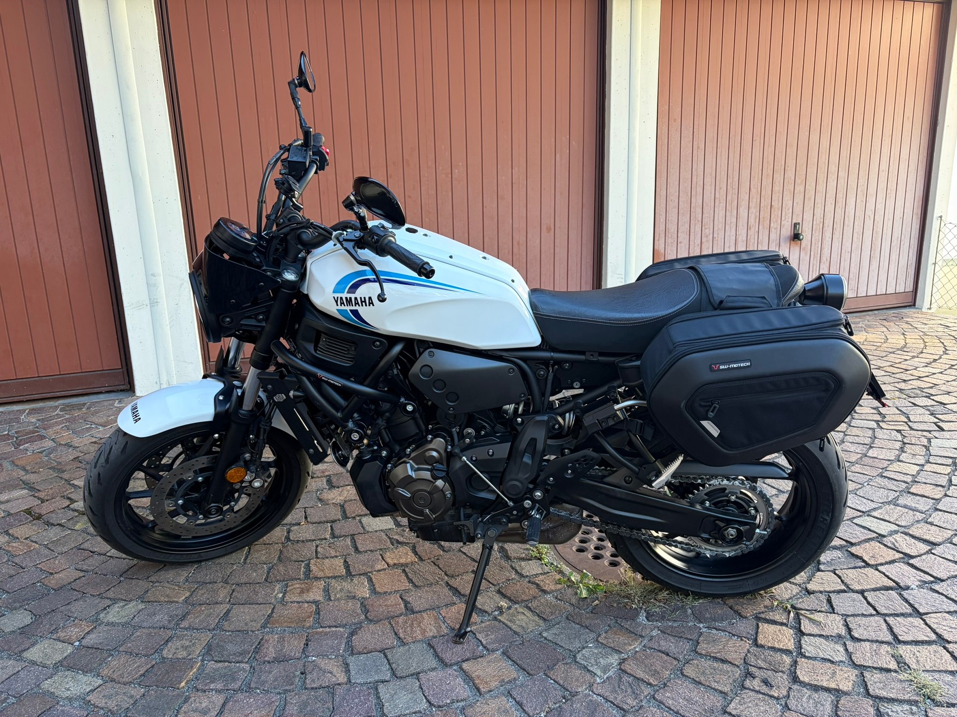 YAMAHA XSR 700-image-4