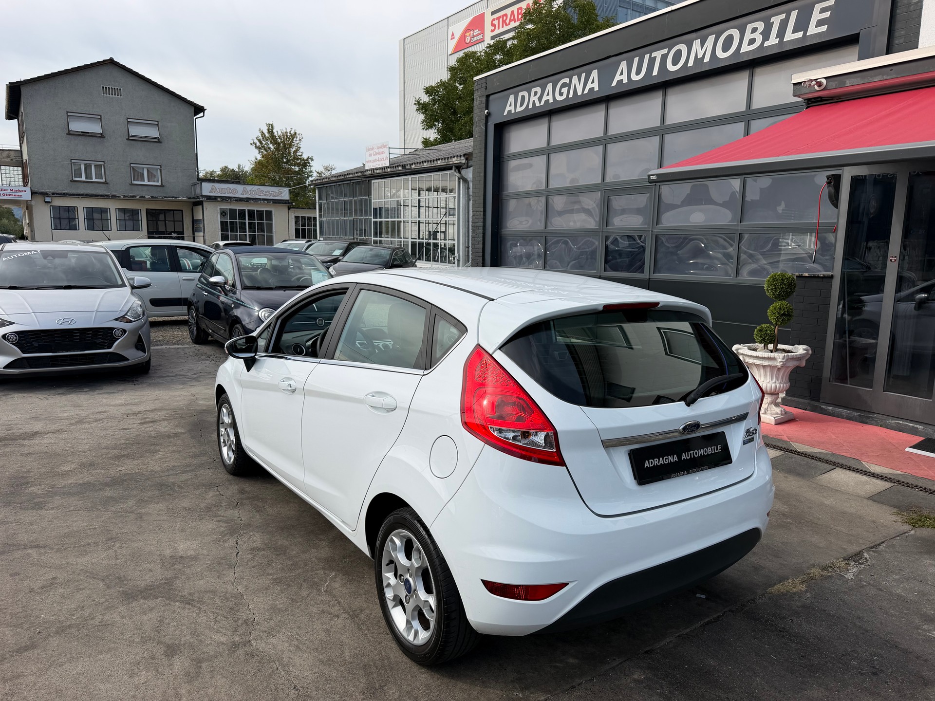 FORD Fiesta 1.4 16V Titanium-image-4