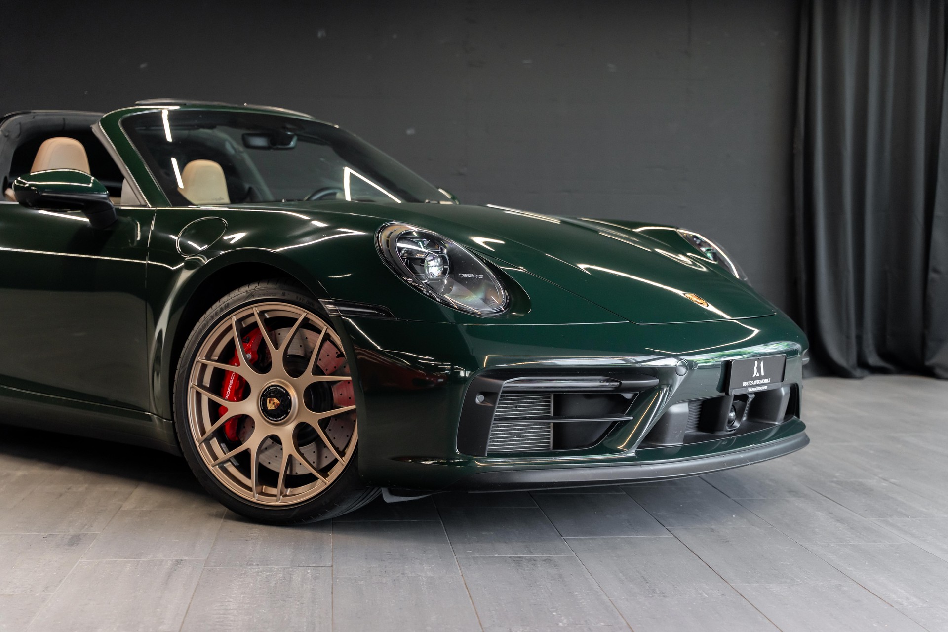 PORSCHE 911 Targa 4 GTS PDK / Porsche Approved / 8 Fach berädert uvm...-image-1
