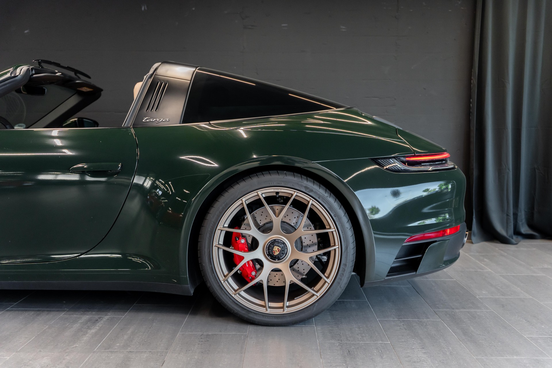 PORSCHE 911 Targa 4 GTS PDK / Porsche Approved / 8 Fach berädert uvm...-image-4