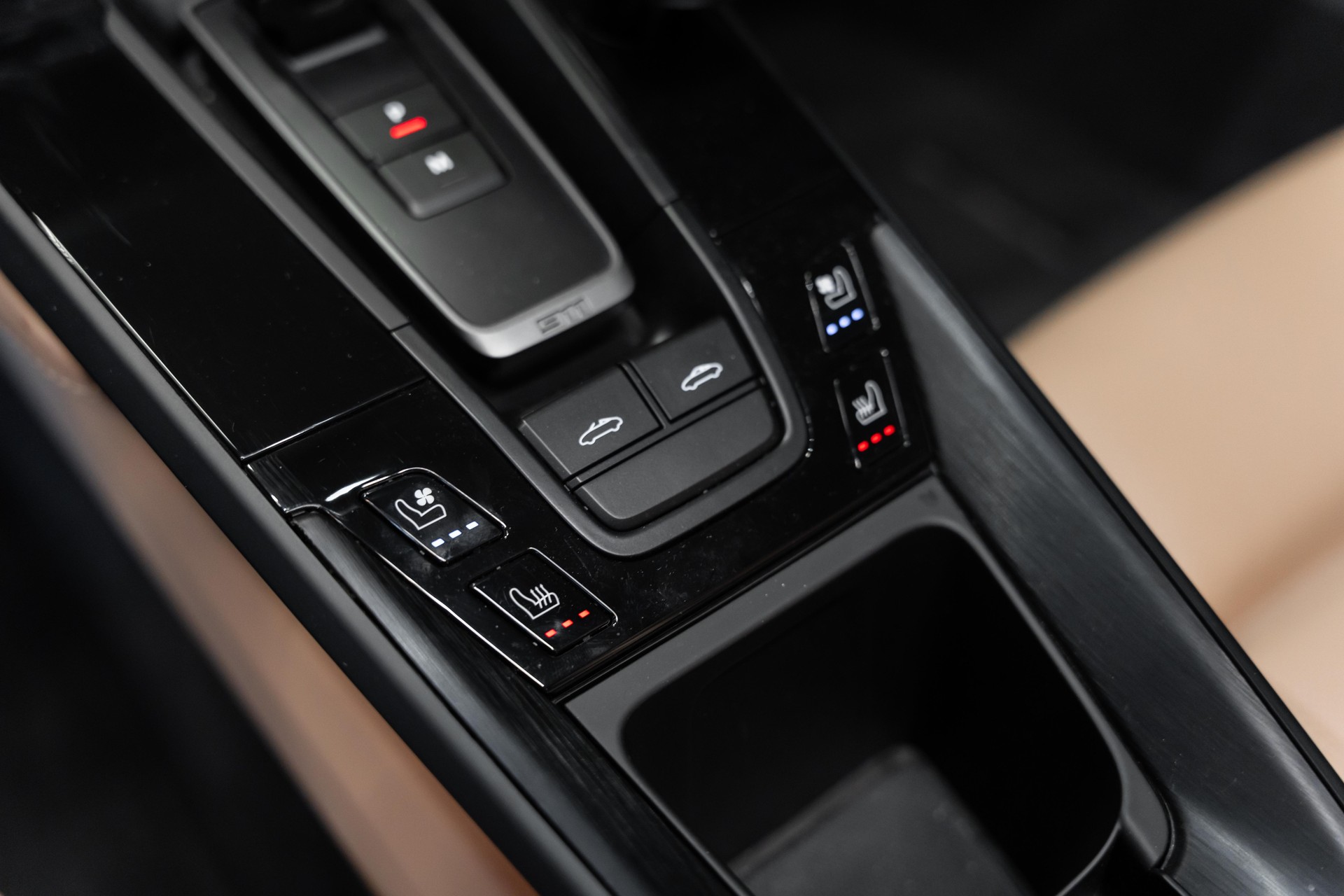PORSCHE 911 Targa 4 GTS PDK / Porsche Approved / 8 Fach berädert uvm...-image-15