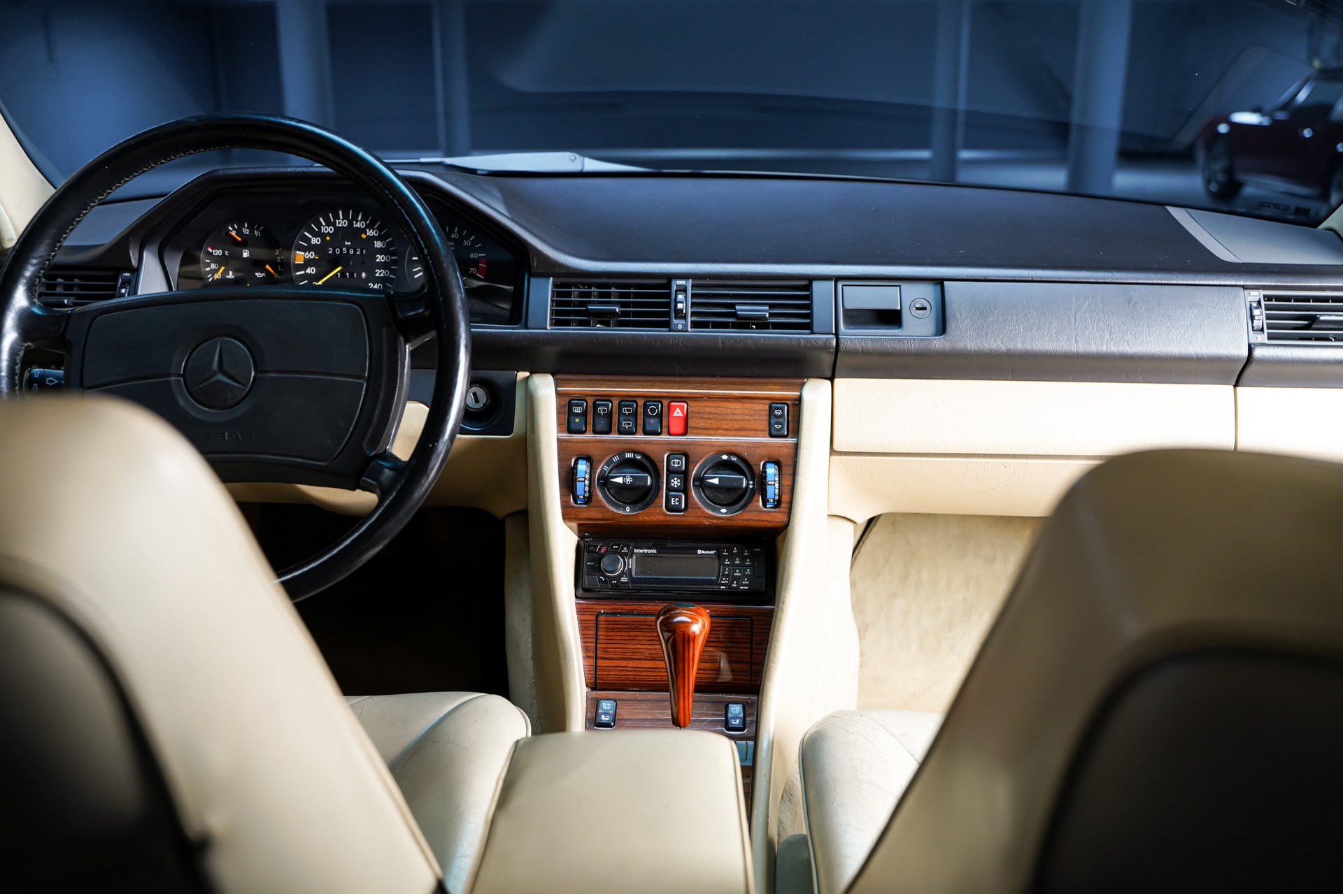 MERCEDES-BENZ 300 TE 4-Matic-image-25