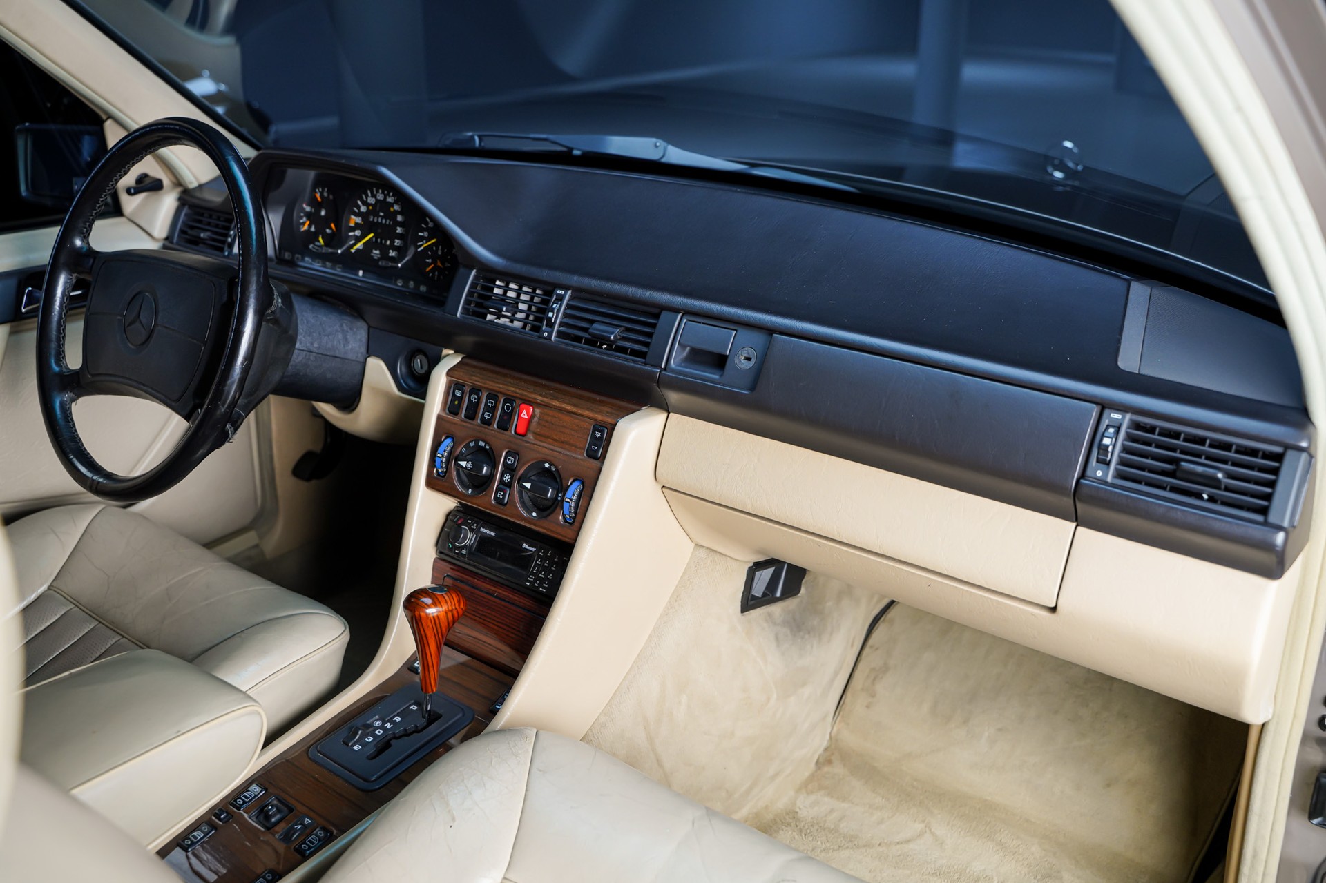 MERCEDES-BENZ 300 TE 4-Matic-image-23