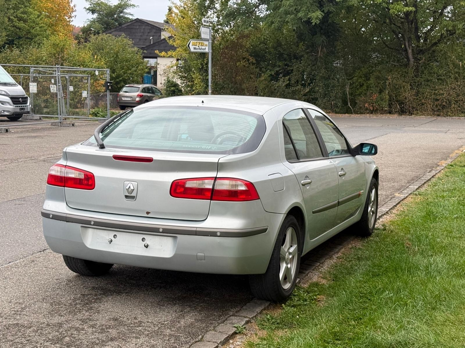 RENAULT Laguna 3.0 V6 24V Privilège Automatic-image-4