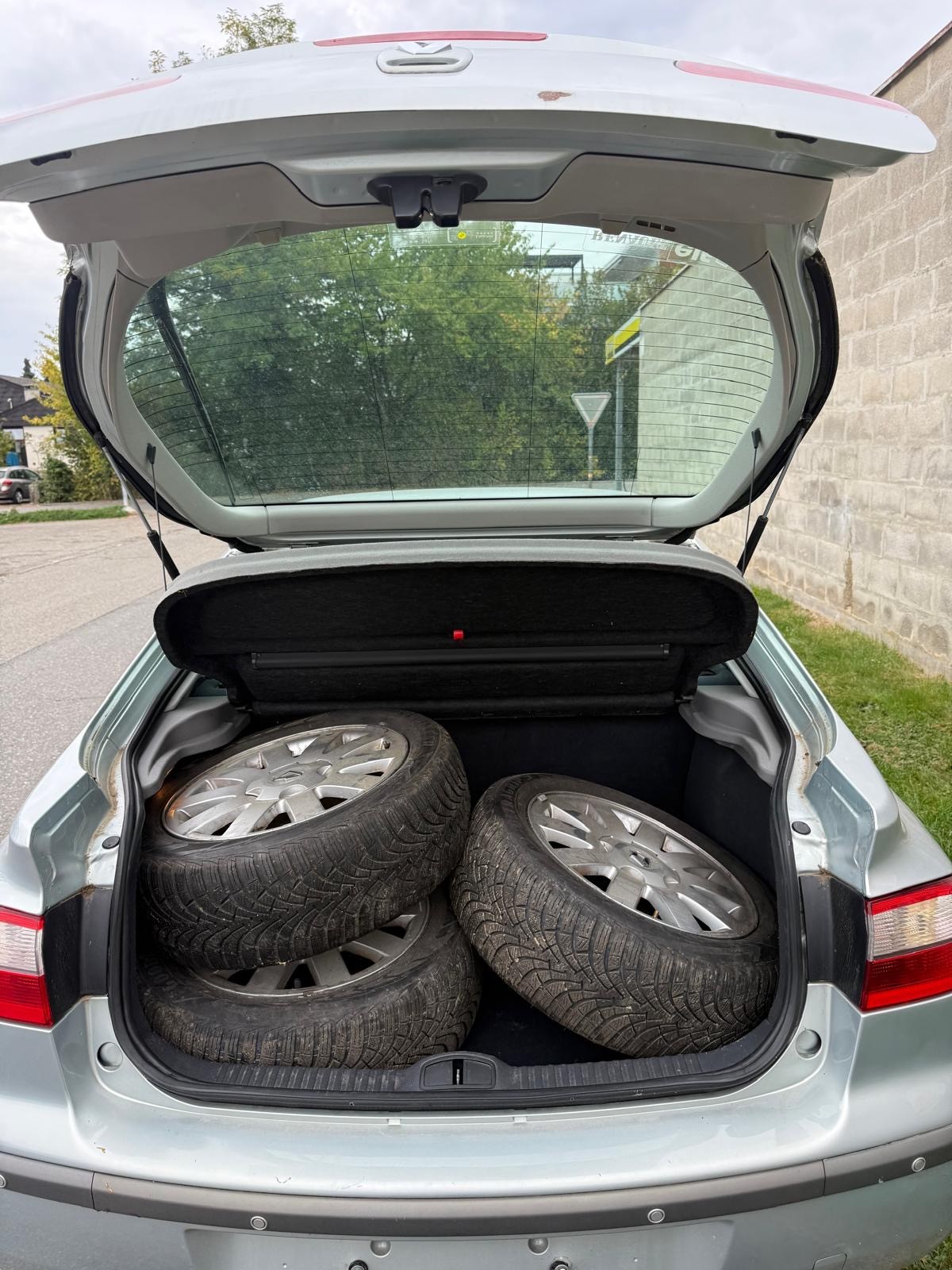 RENAULT Laguna 3.0 V6 24V Privilège Automatic-image-8