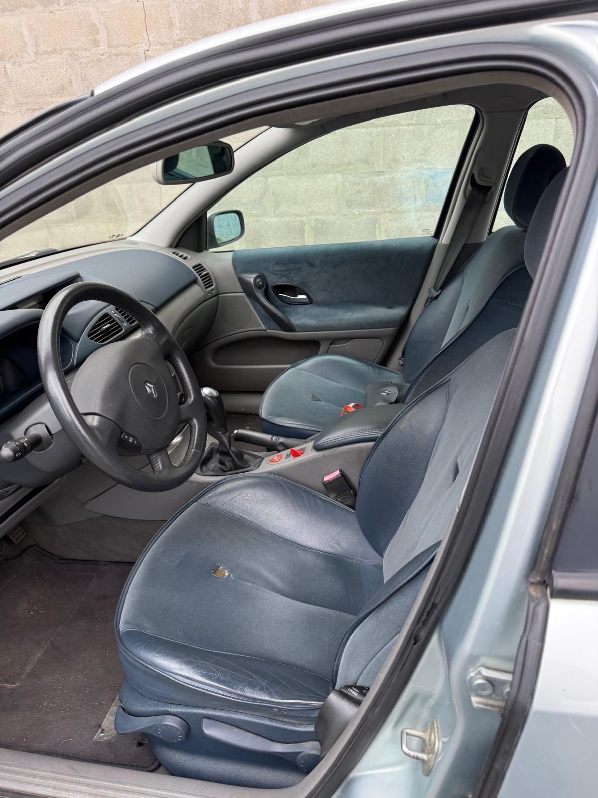 RENAULT Laguna 3.0 V6 24V Privilège Automatic-image-6
