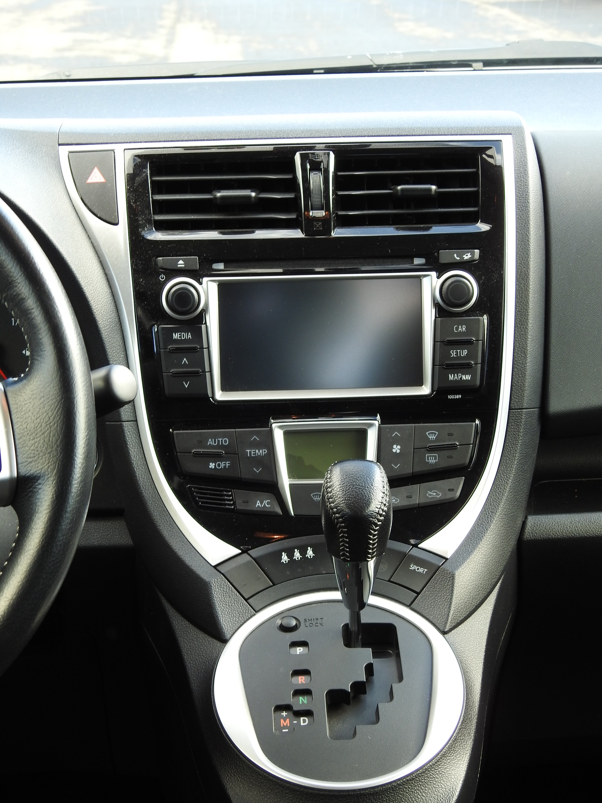 TOYOTA Verso-S 1.33 Linea Trend Multidrive S-image-16