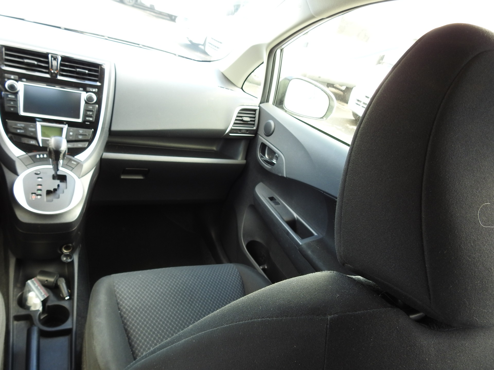 TOYOTA Verso-S 1.33 Linea Trend Multidrive S-image-17
