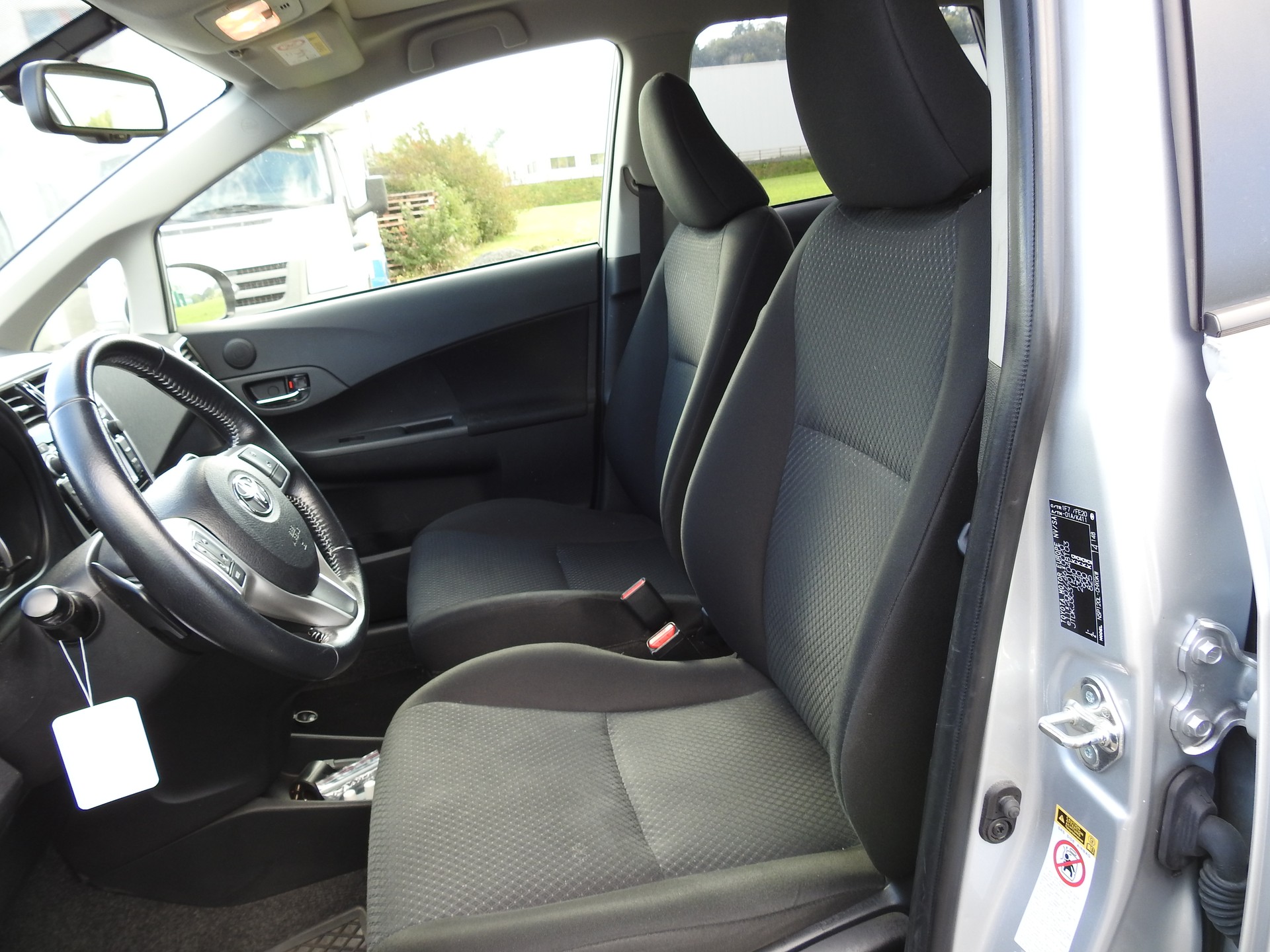 TOYOTA Verso-S 1.33 Linea Trend Multidrive S-image-12