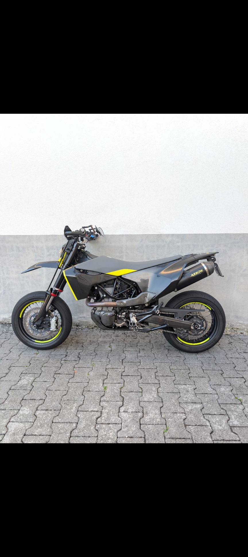 HUSQVARNA 701 Supermoto-image-0