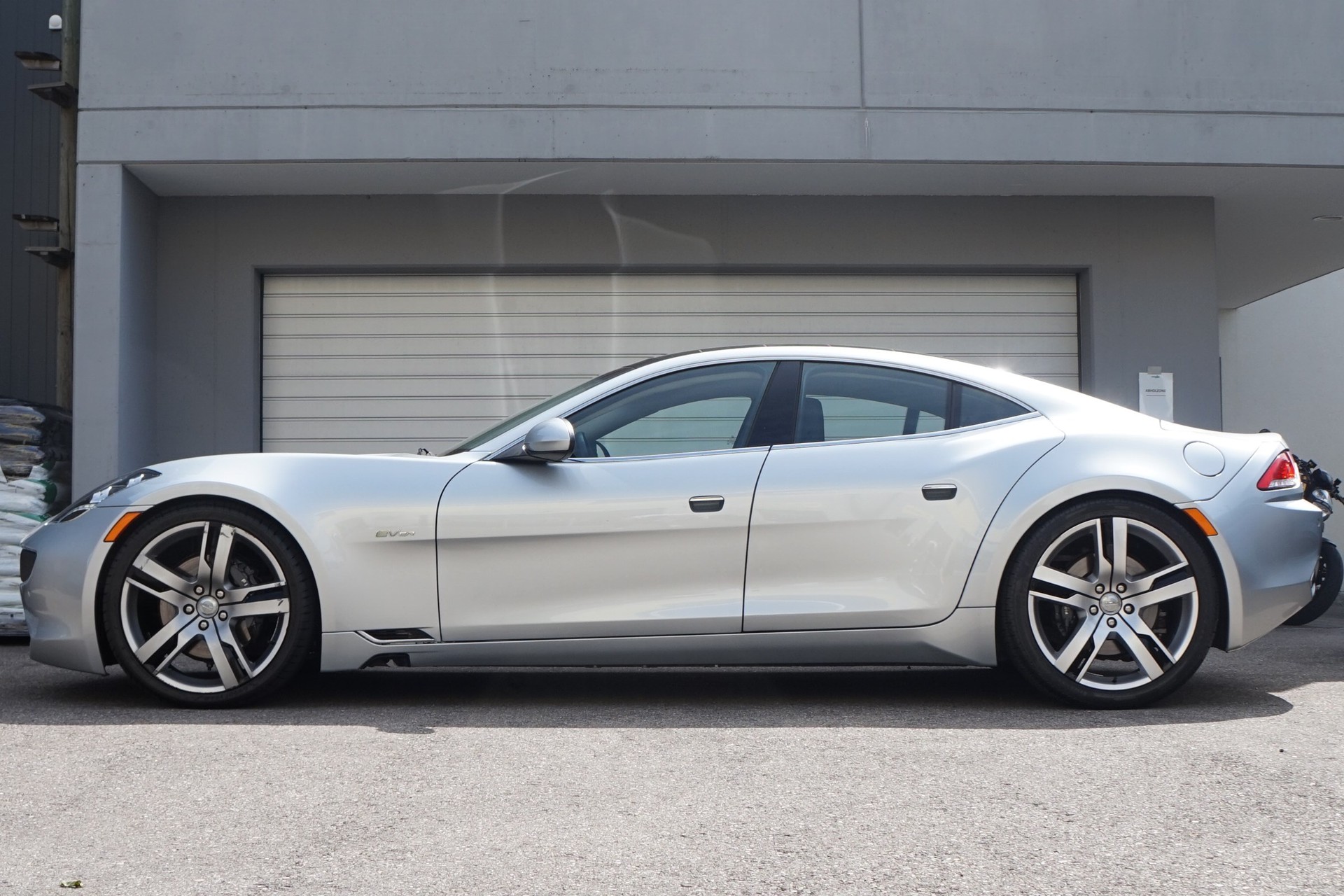 FISKER Karma Sport-showroom-element-2