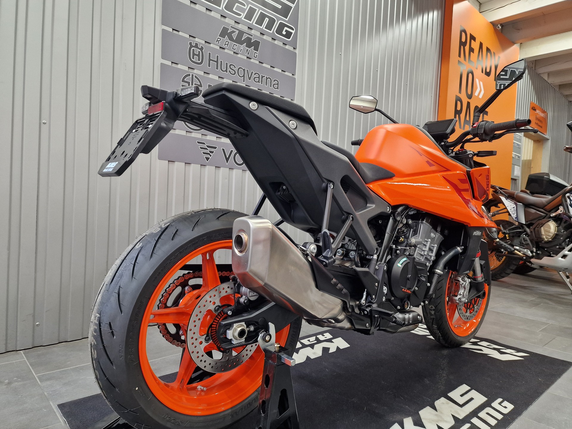 KTM 990 Duke-image-2
