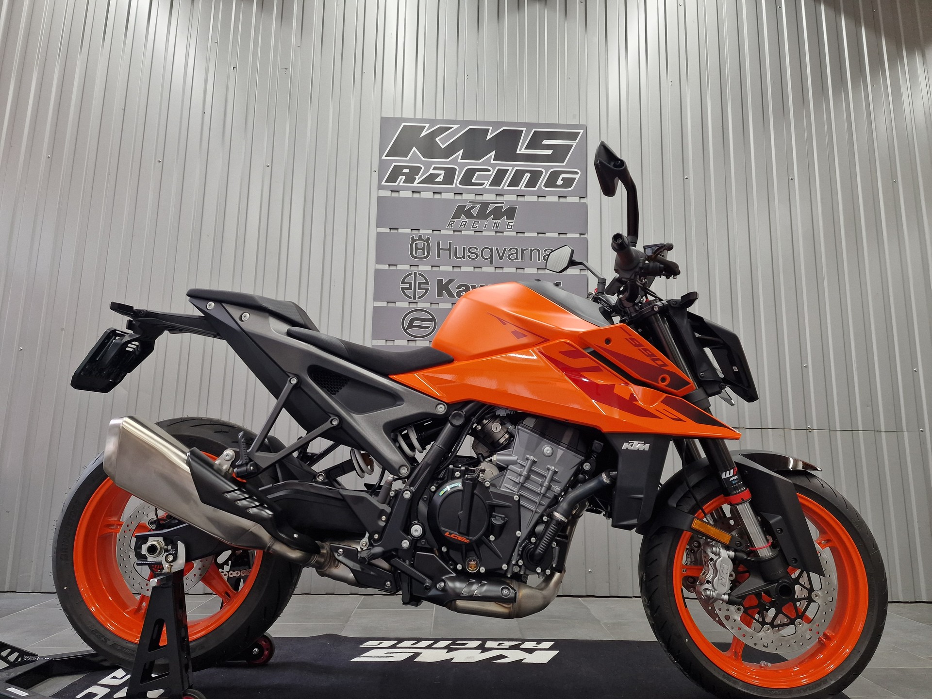 KTM 990 Duke-image-0