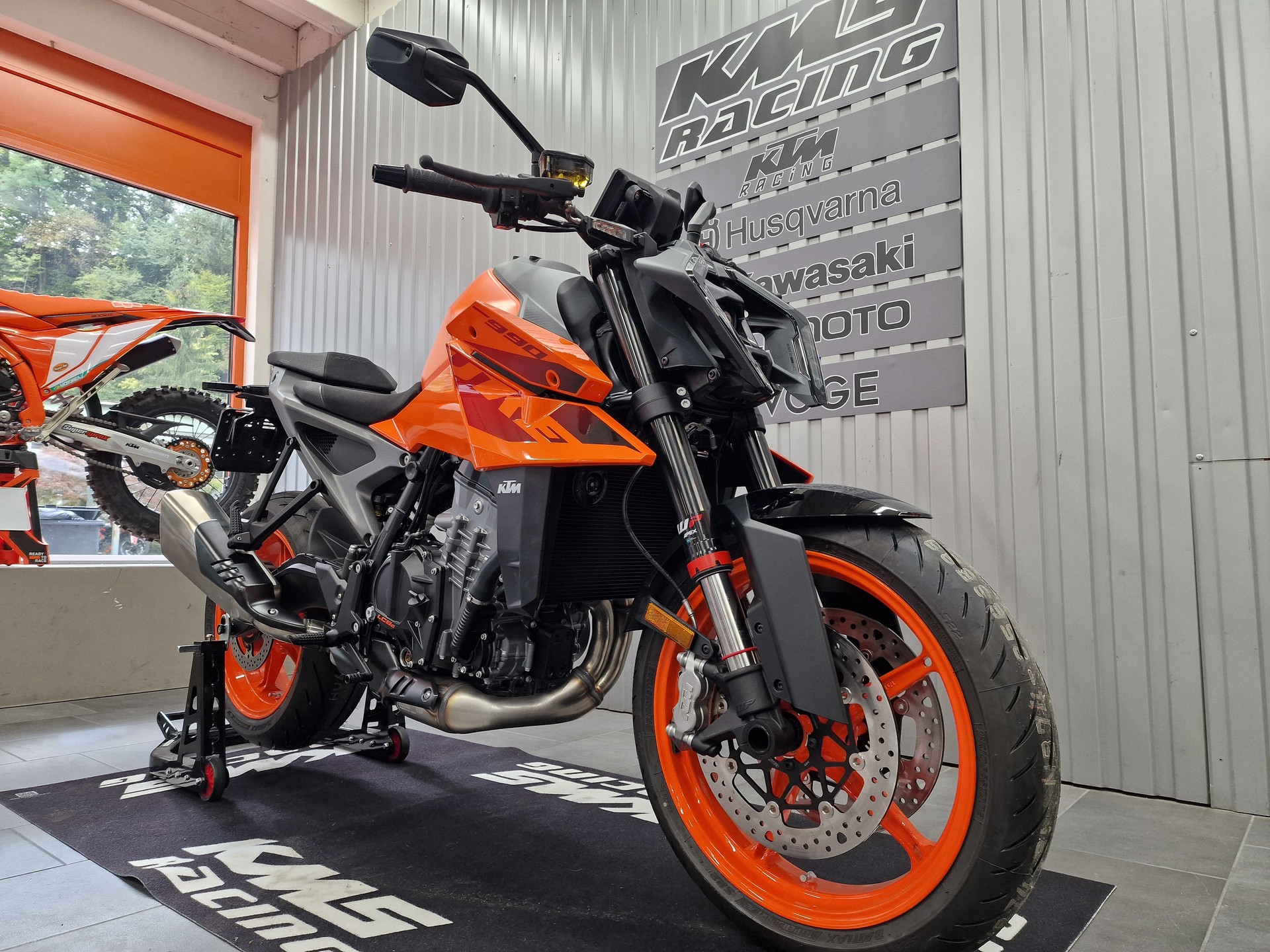 KTM 990 Duke-image-1