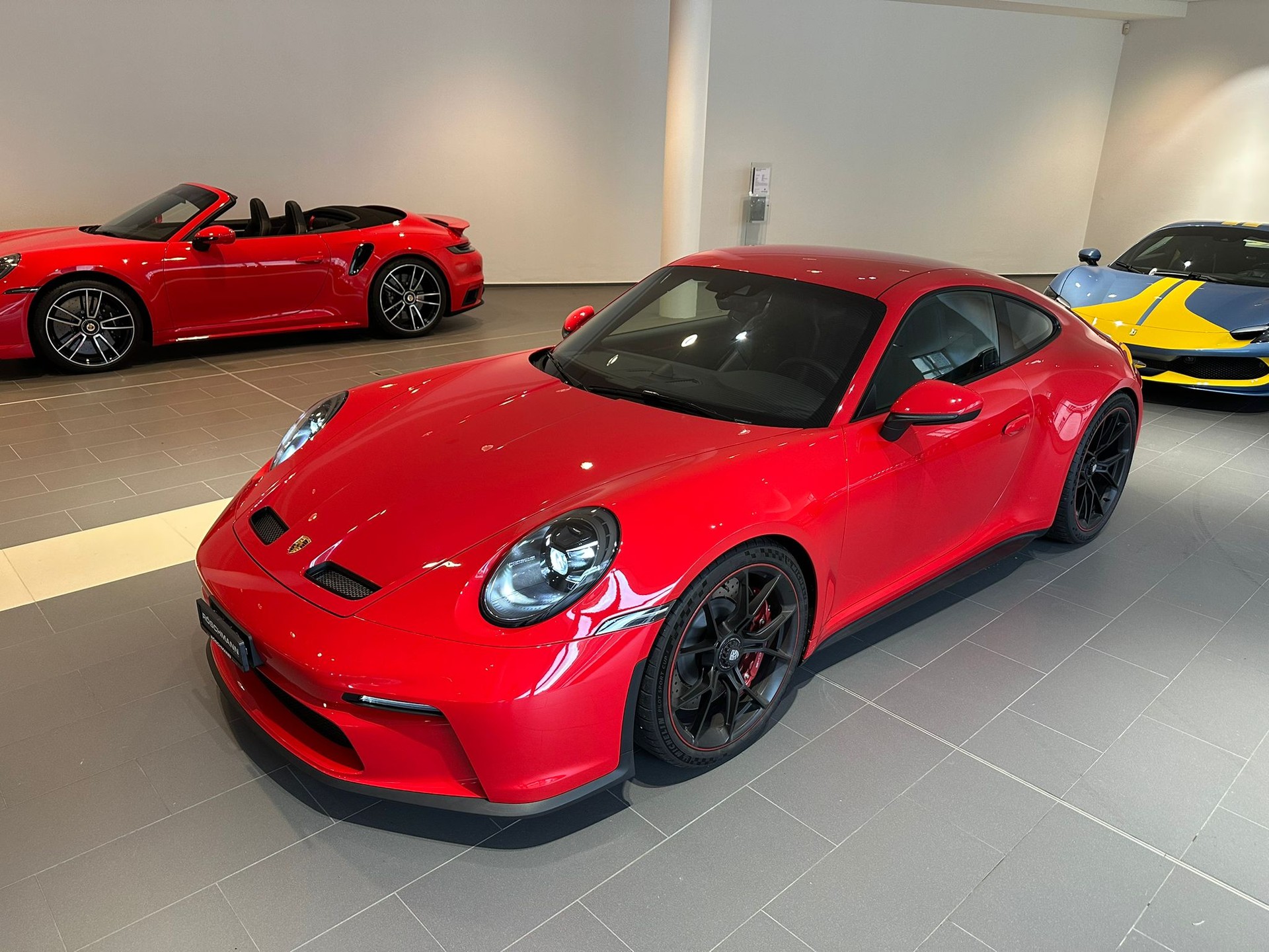 PORSCHE 911 GT3 Touring PDK-showroom-element-1