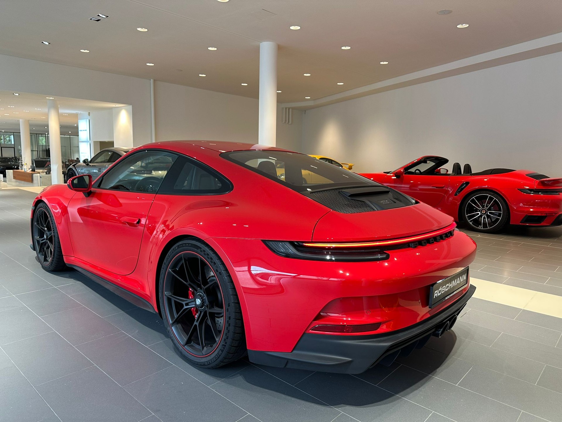 PORSCHE 911 GT3 Touring PDK-image-5