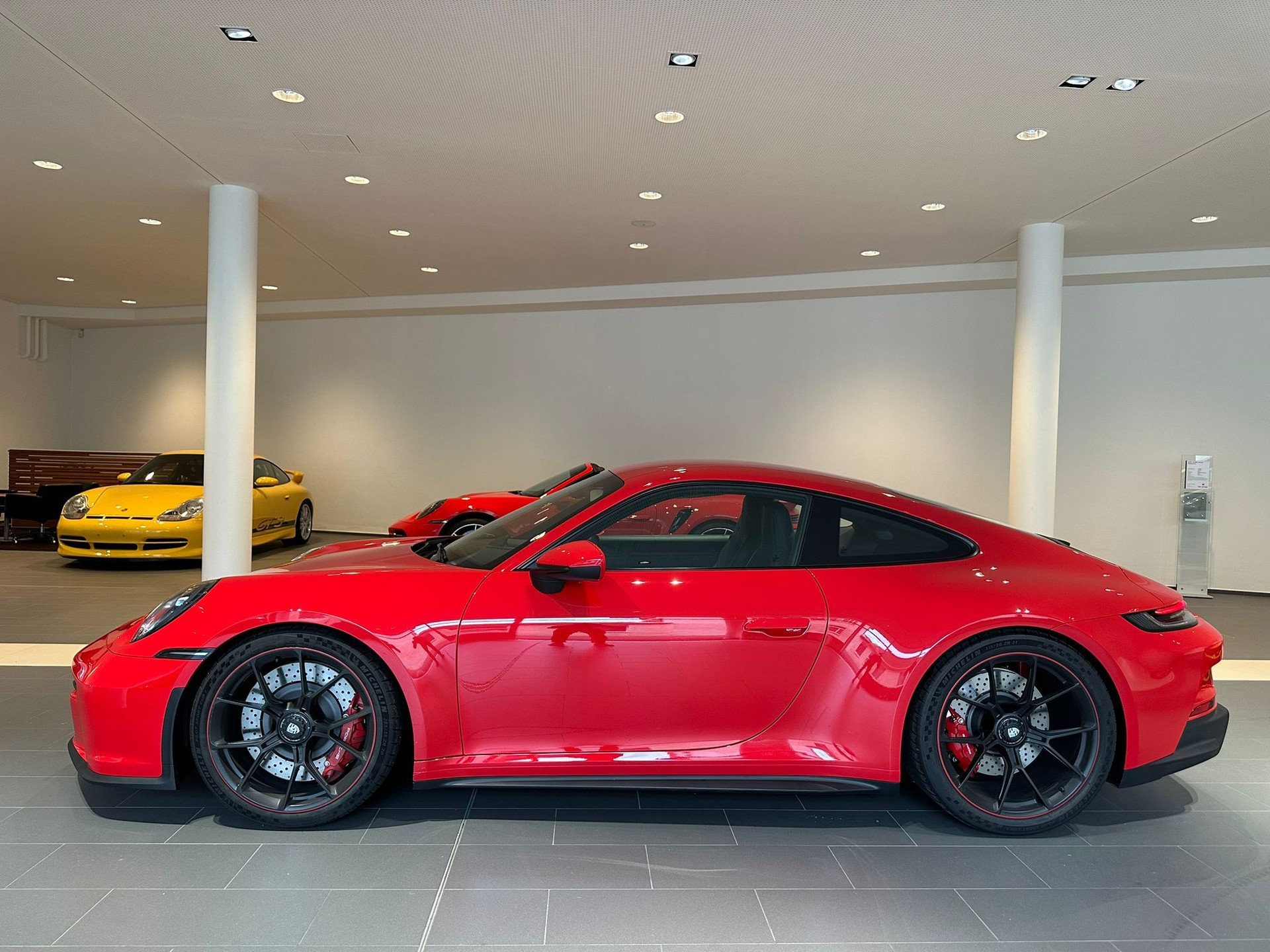 PORSCHE 911 GT3 Touring PDK-showroom-element-3