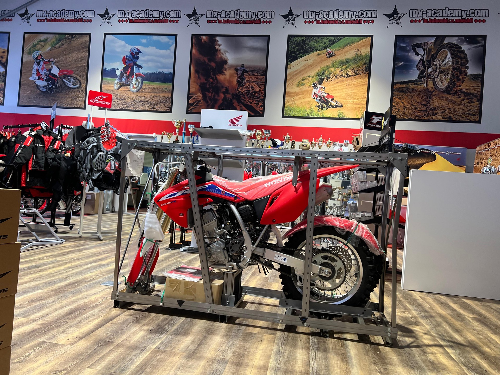 HONDA ** CRF150R ** Neufahrzeug in Kiste-image-0