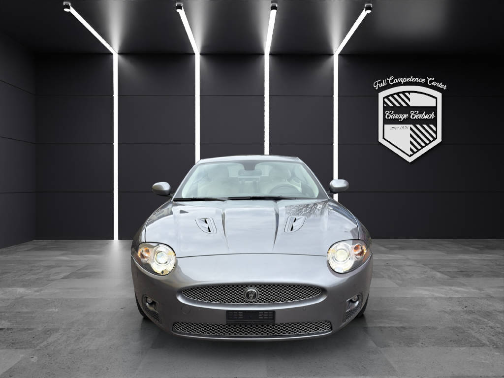 JAGUAR XKR 4.2 V8 SC Automatic-showroom-element-2