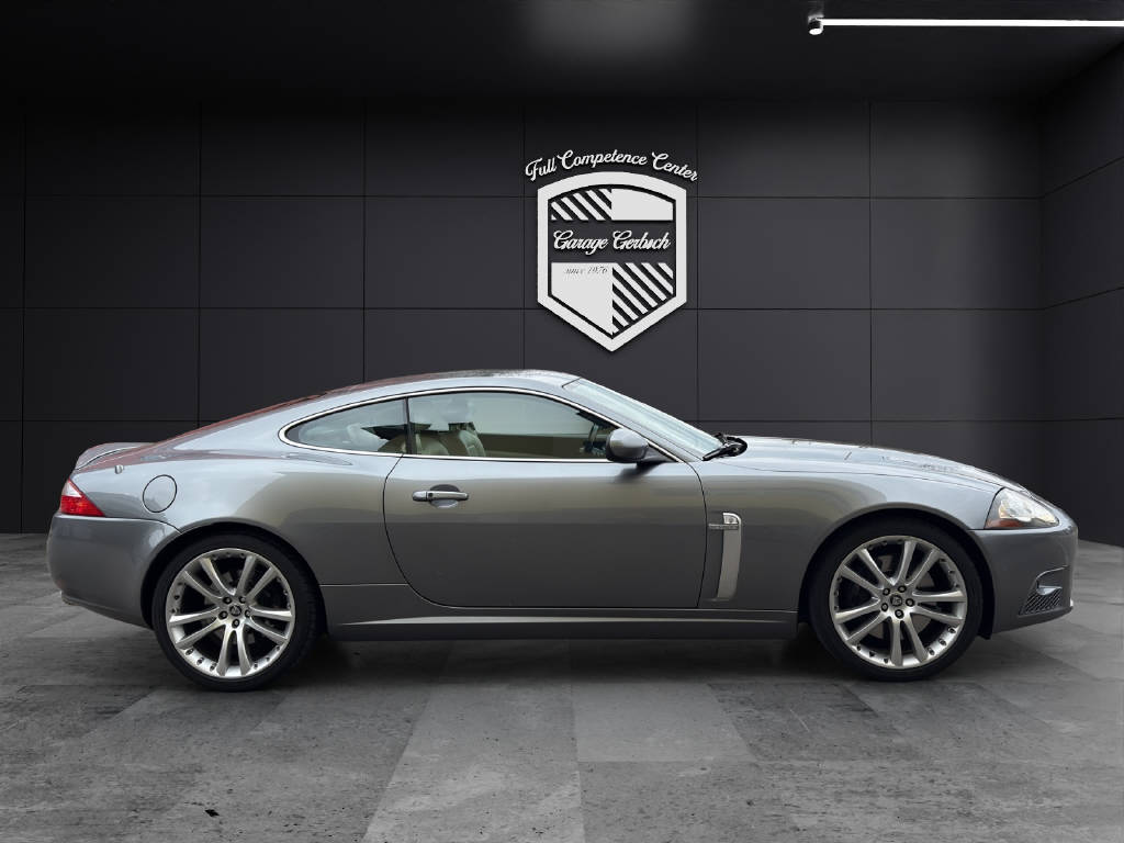 JAGUAR XKR 4.2 V8 SC Automatic-image-6