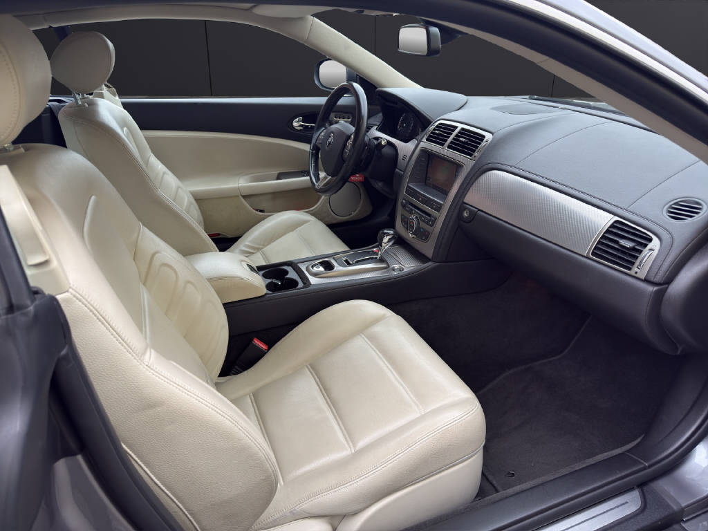 JAGUAR XKR 4.2 V8 SC Automatic-image-9