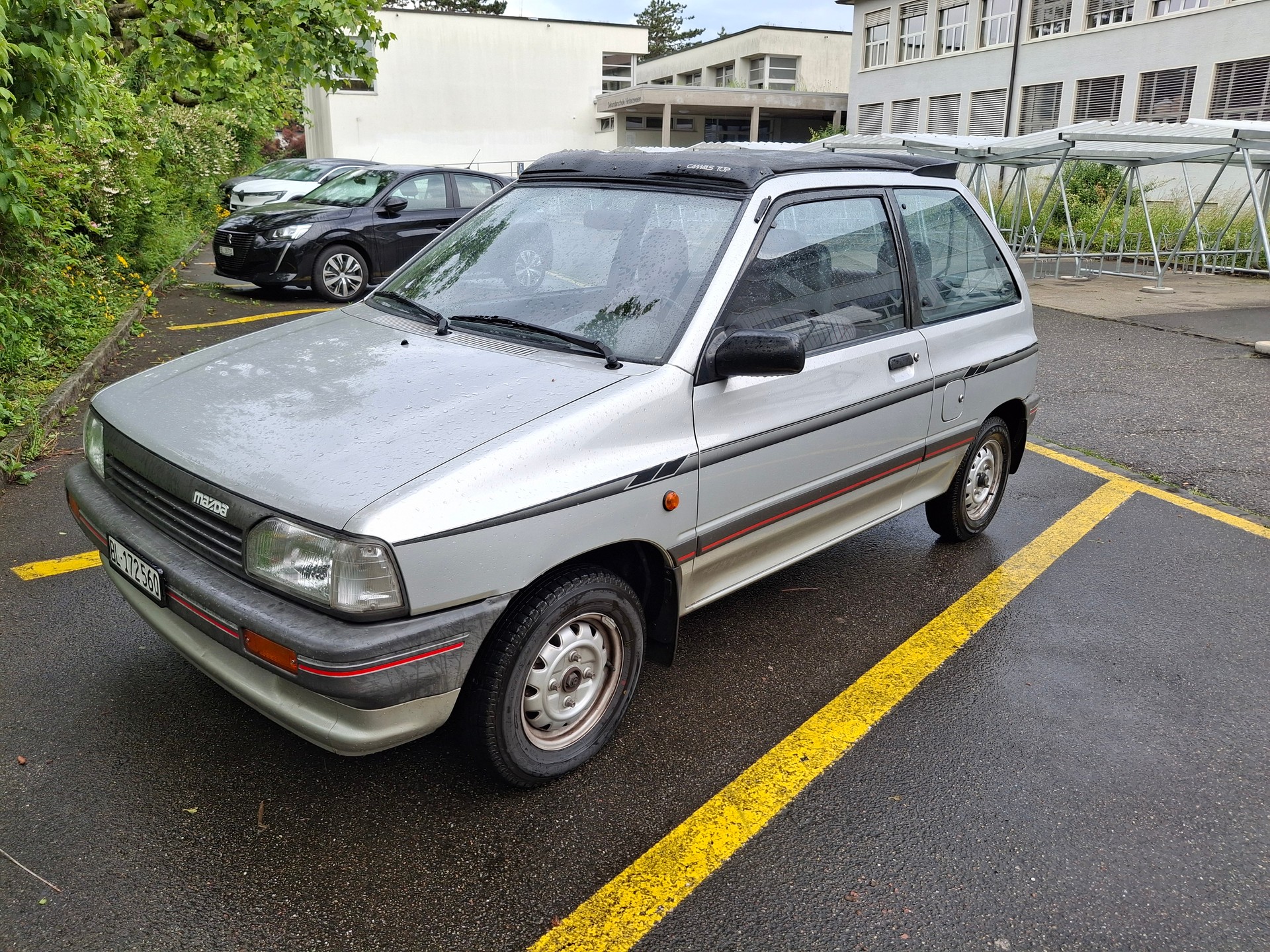 MAZDA 121 1.3 LX Canvas Top