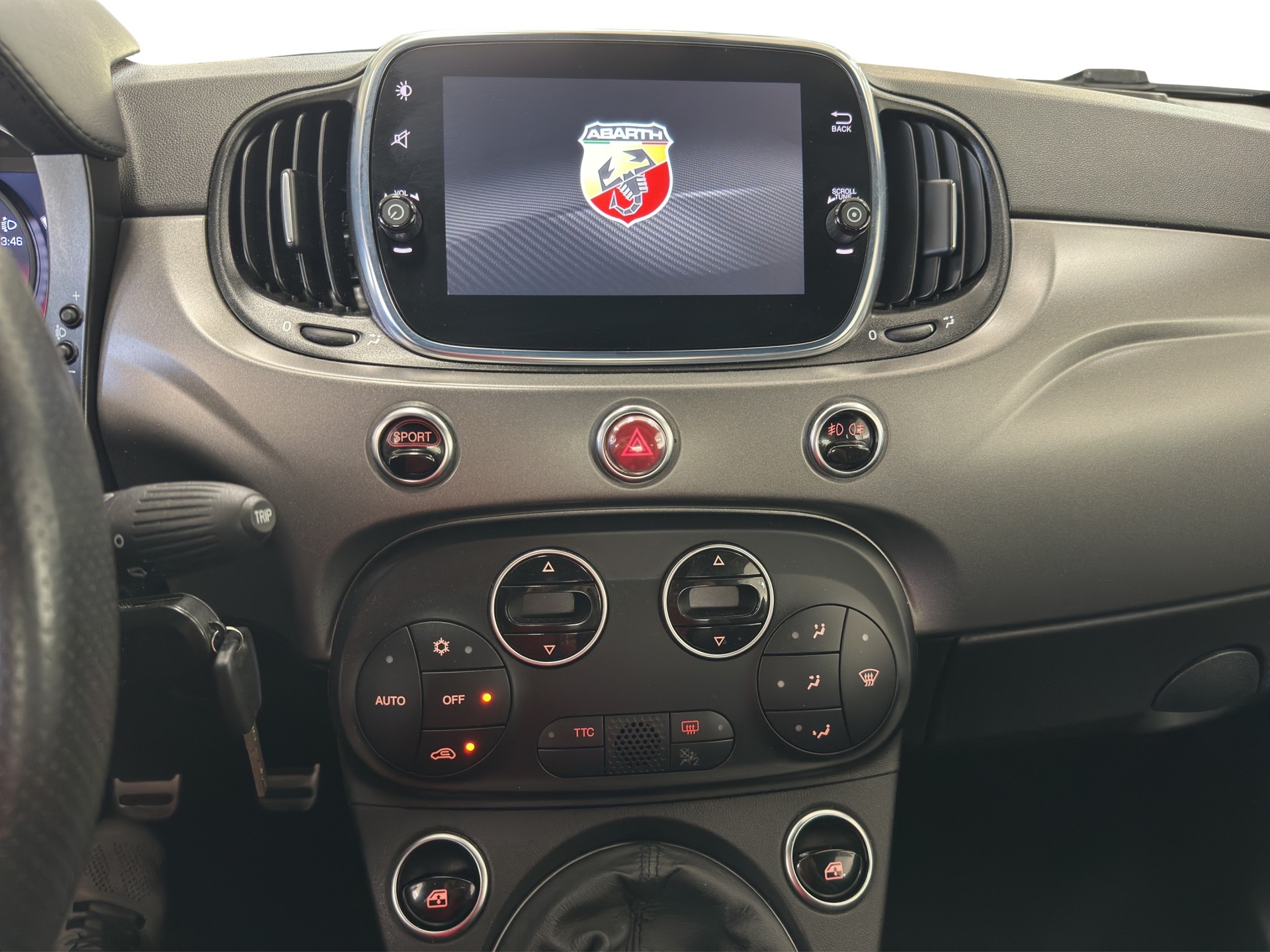 FIAT 595 1.4 16V Turbo Abarth Pista-image-23