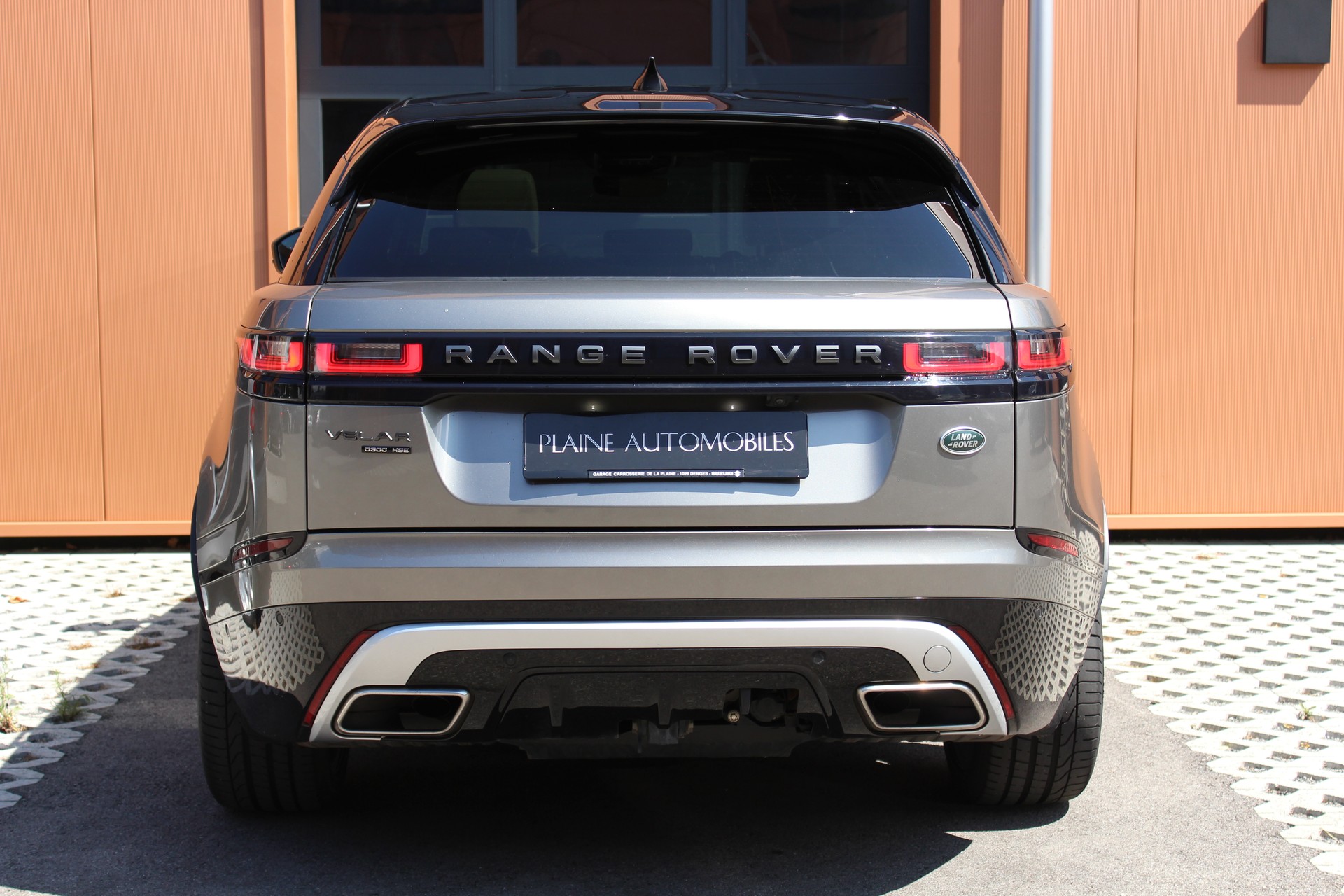 LAND ROVER Range Rover Velar D 300 First Edition Automatic - "Toit Ouvrant * Son Meridian * 8 Roues * Sièges Electriques avec Mémoire"-image-7