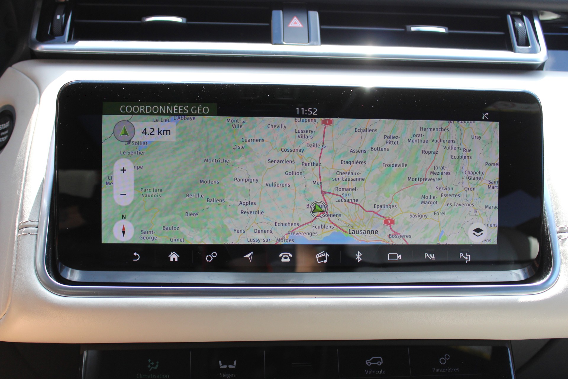LAND ROVER Range Rover Velar D 300 First Edition Automatic - "Toit Ouvrant * Son Meridian * 8 Roues * Sièges Electriques avec Mémoire"-image-20