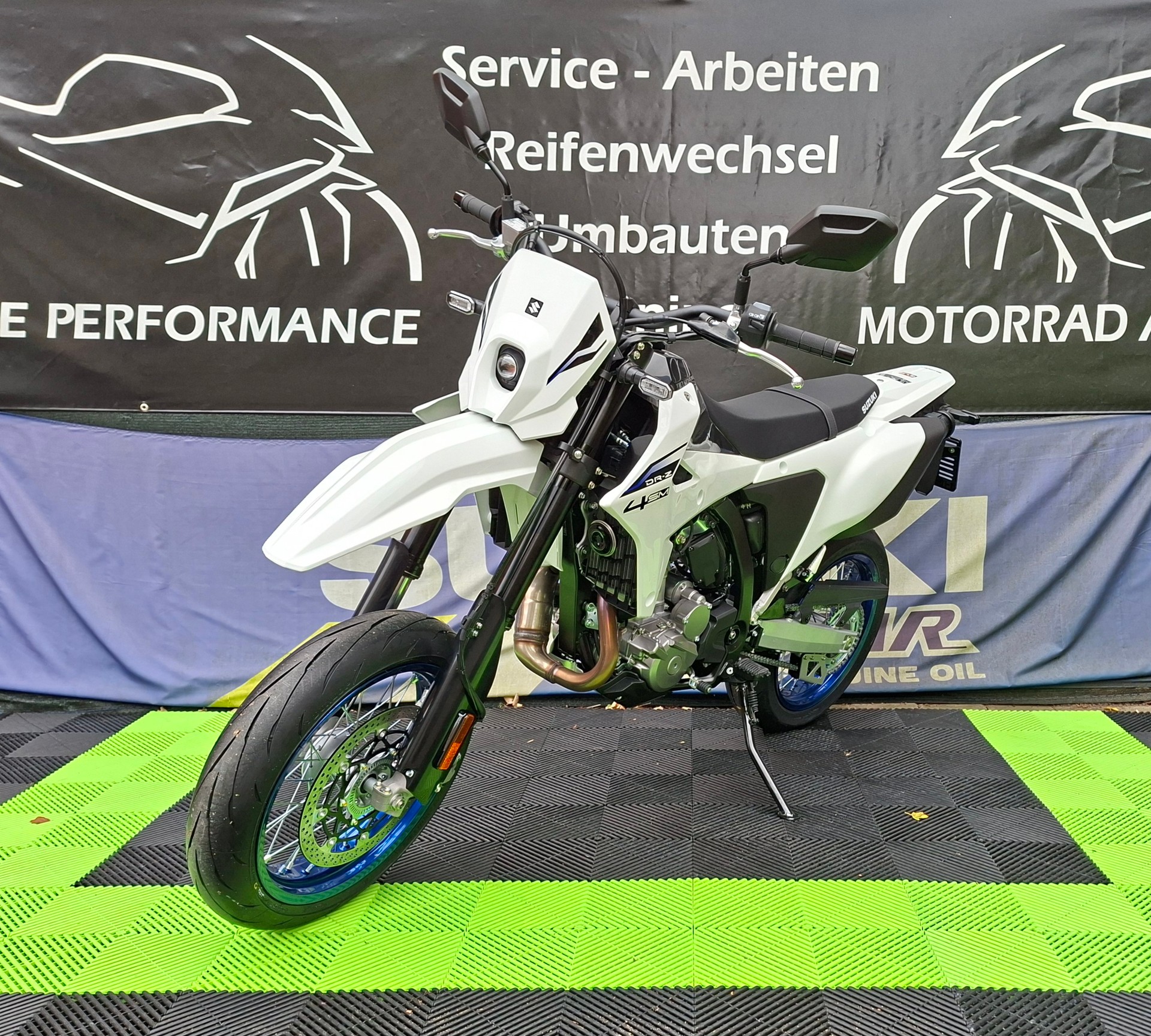SUZUKI DRZ-4SM-image-3